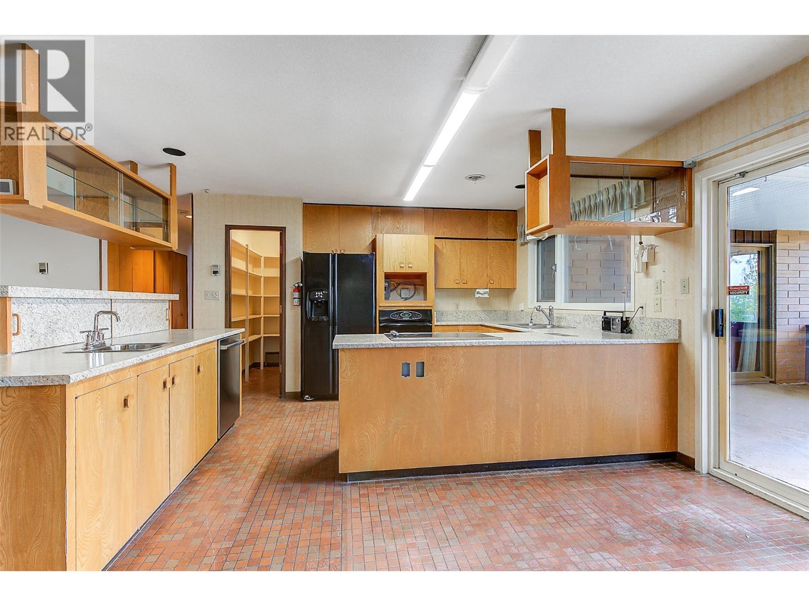 Picture for 5090 Ash  Road https://www.cirrealty.ca/reb/bc/1/10366391_21.jpg