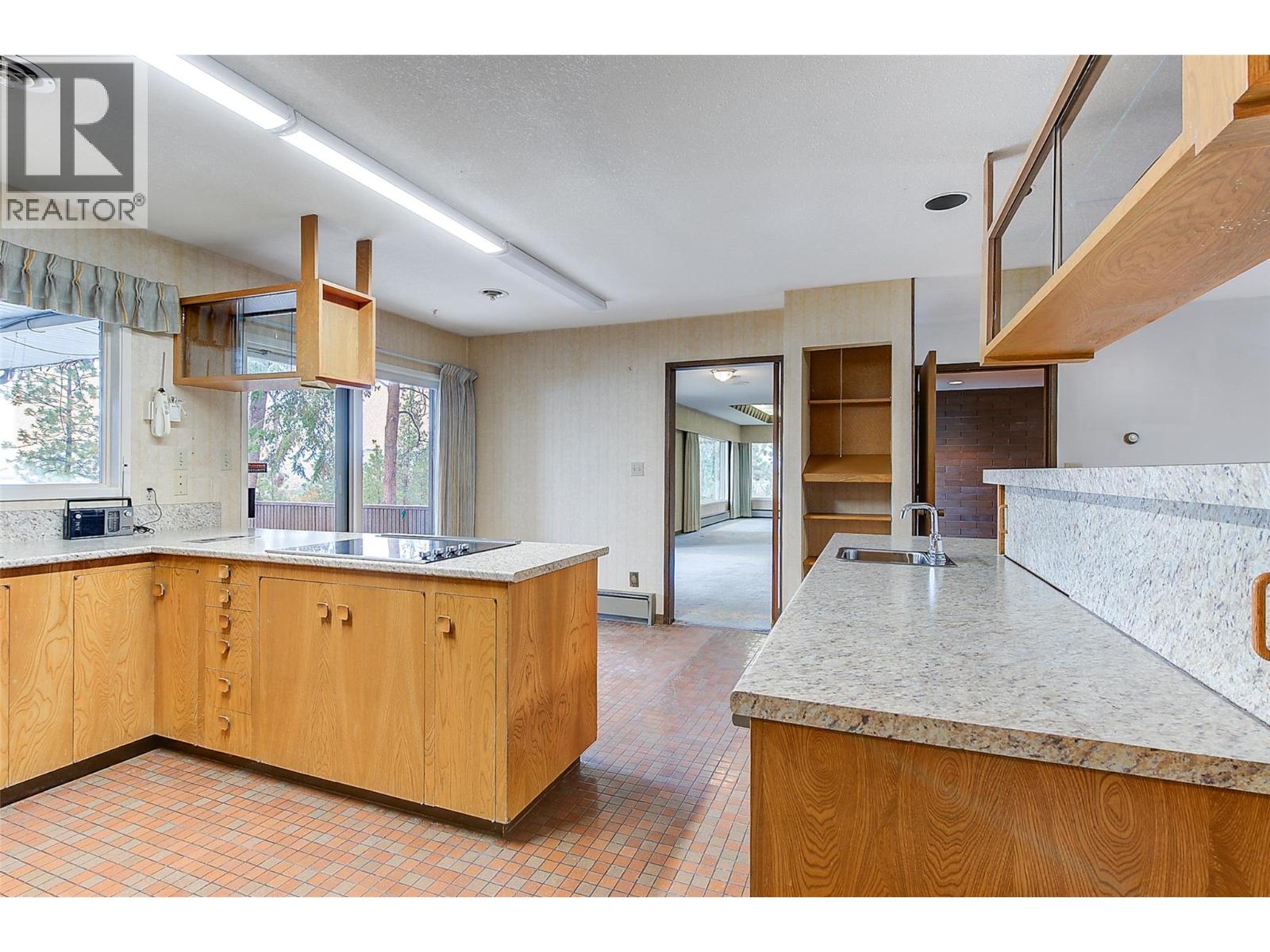 Picture for 5090 Ash  Road https://www.cirrealty.ca/reb/bc/1/10366391_25.jpg