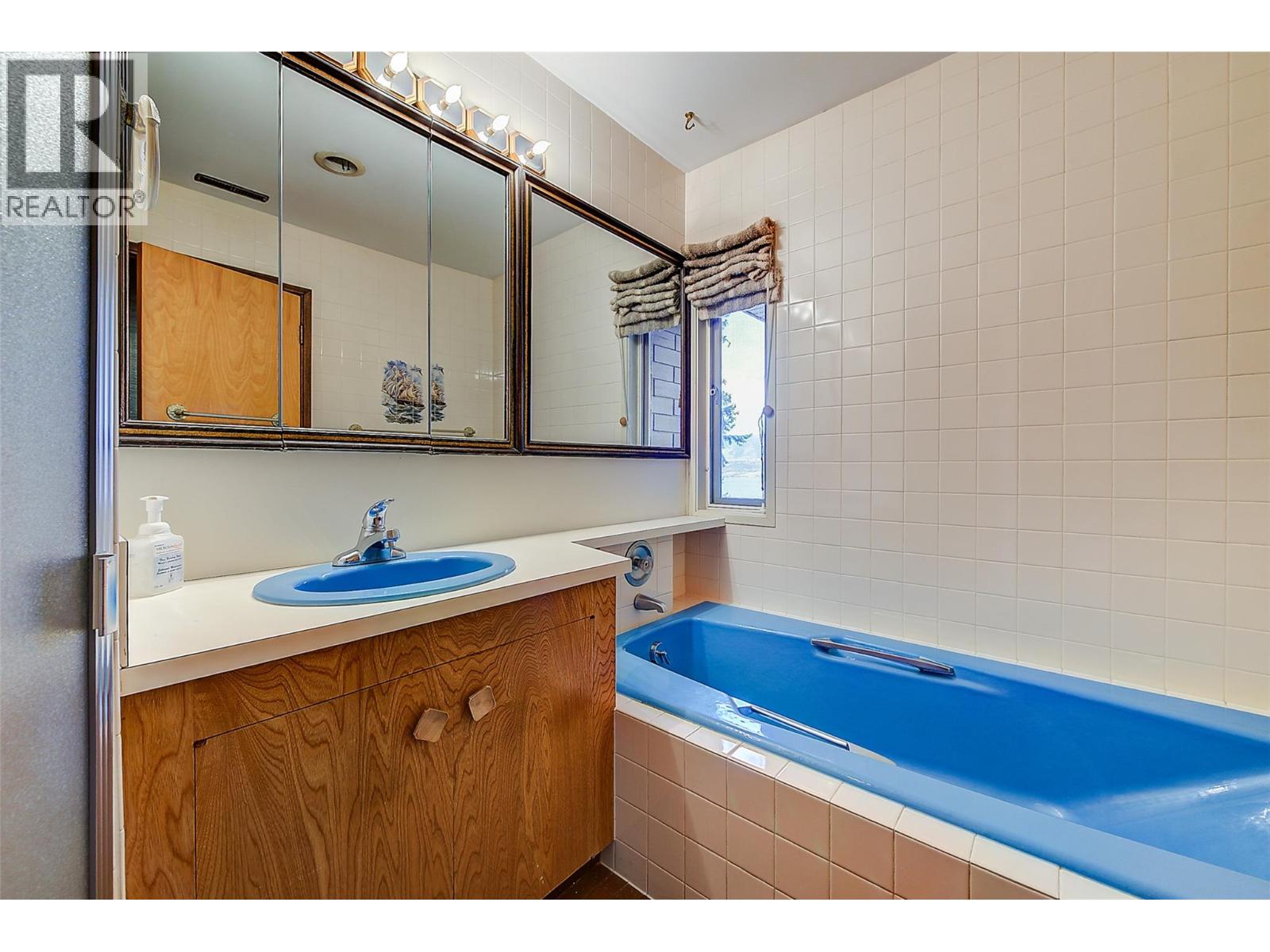 Picture for 5090 Ash  Road https://www.cirrealty.ca/reb/bc/1/10366391_42.jpg