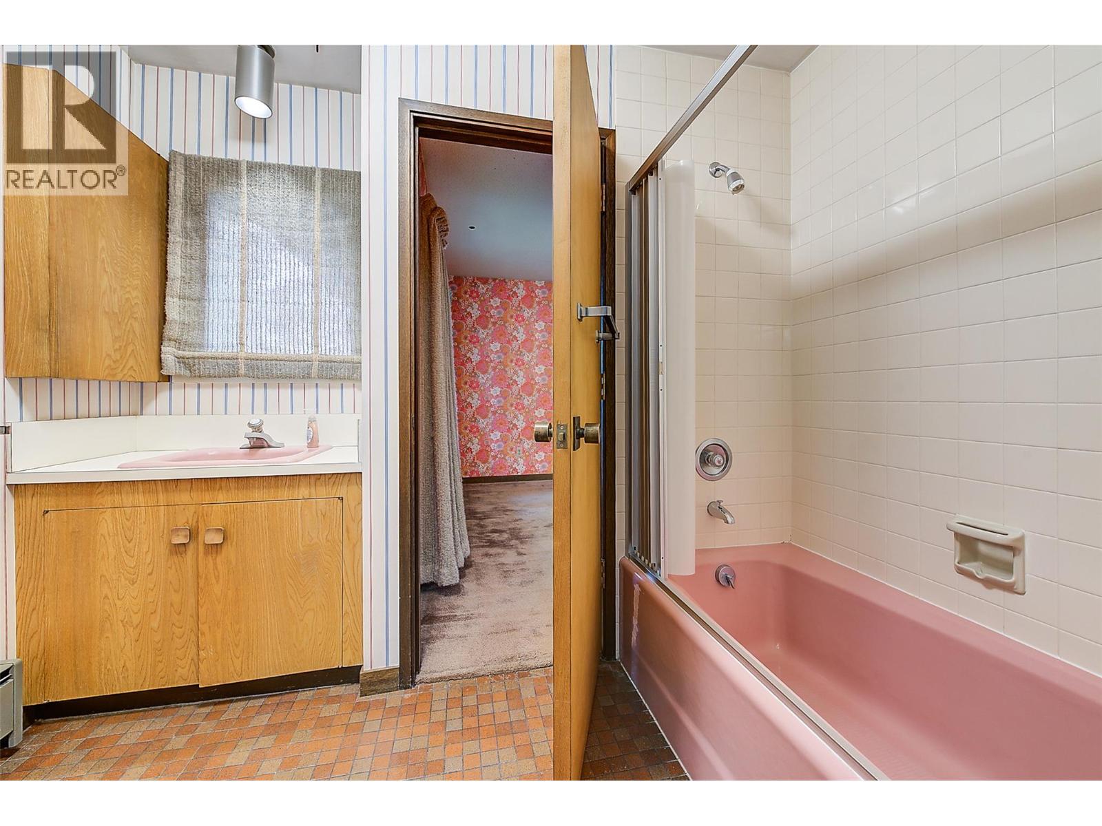 Picture for 5090 Ash  Road https://www.cirrealty.ca/reb/bc/1/10366391_50.jpg