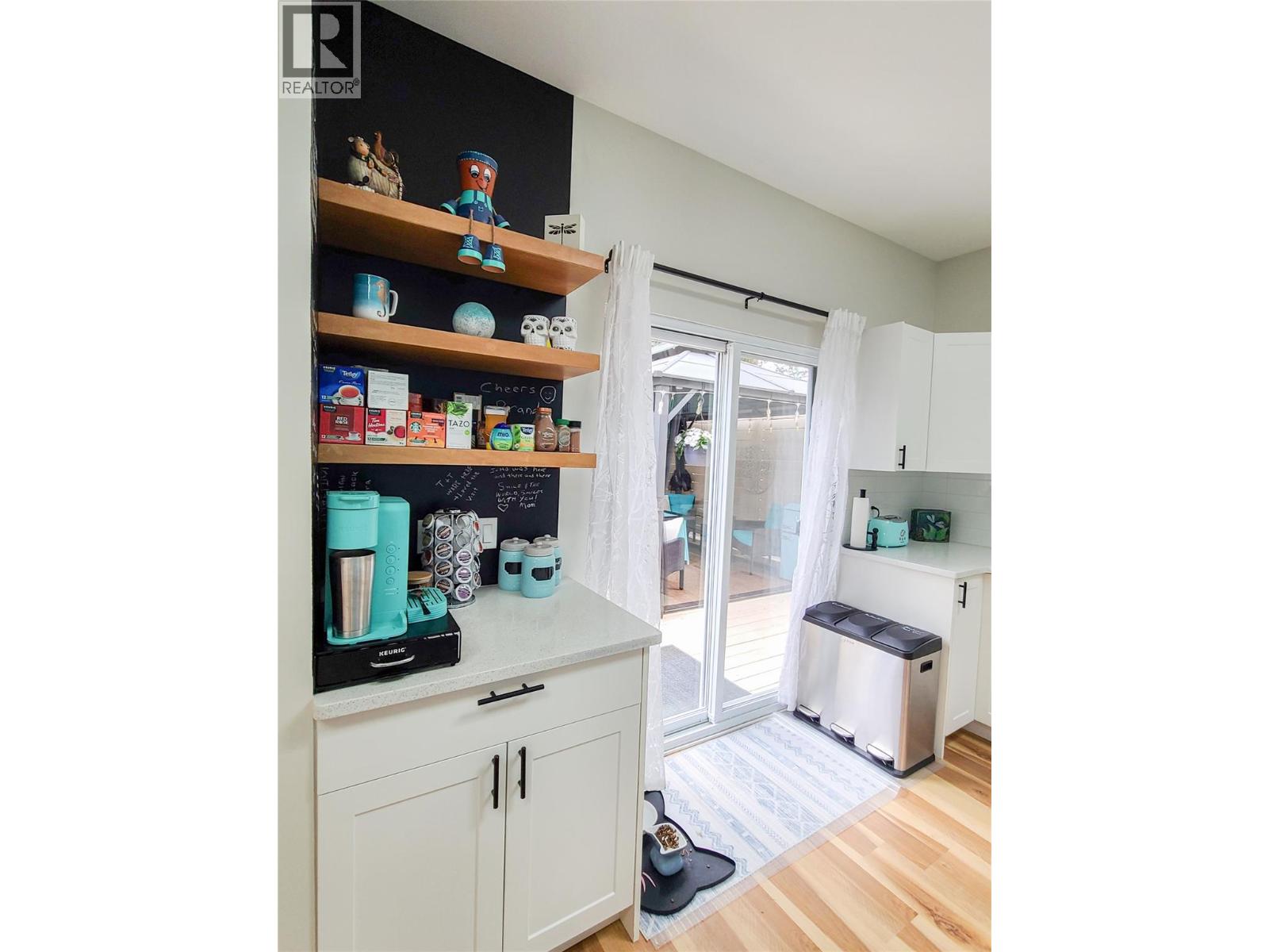 Picture for Unit #95, 1999 Highway 97S  Highway https://www.cirrealty.ca/reb/bc/1/10366431_14.jpg