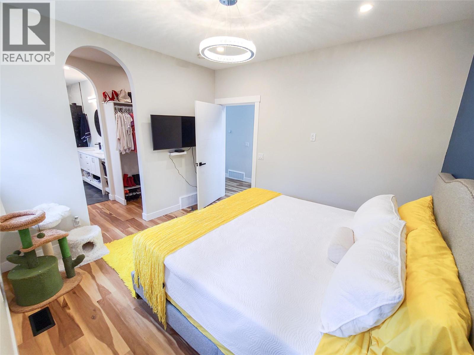 Picture for Unit #95, 1999 Highway 97S  Highway https://www.cirrealty.ca/reb/bc/1/10366431_18.jpg