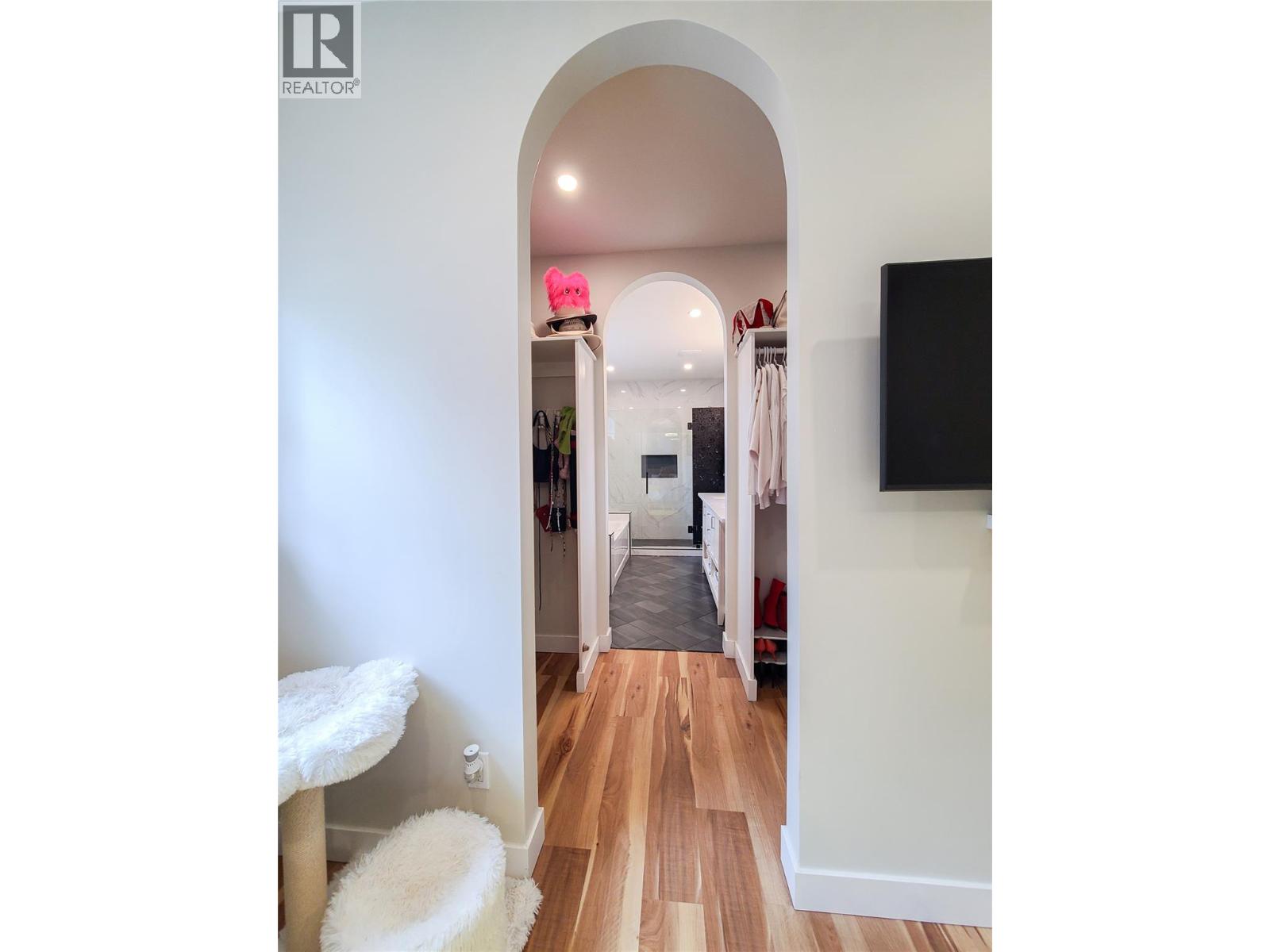 Picture for Unit #95, 1999 Highway 97S  Highway https://www.cirrealty.ca/reb/bc/1/10366431_20.jpg