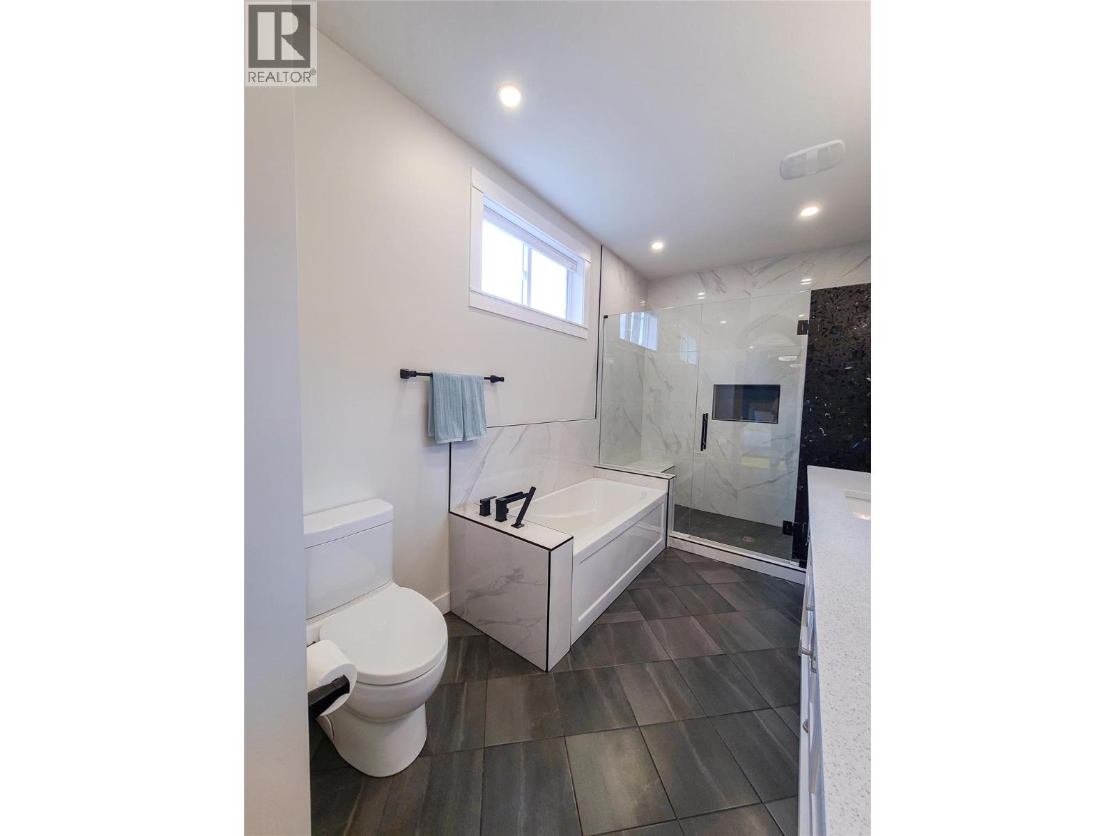 Picture for Unit #95, 1999 Highway 97S  Highway https://www.cirrealty.ca/reb/bc/1/10366431_21.jpg