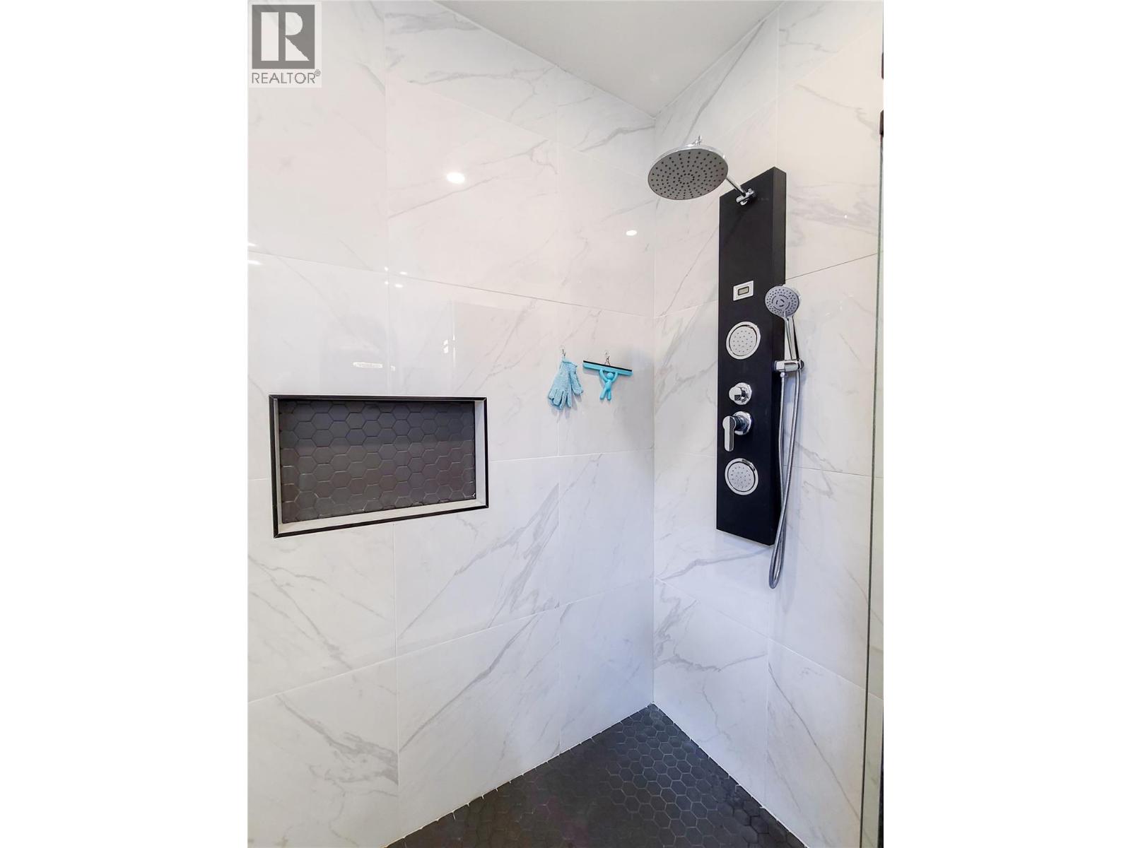 Picture for Unit #95, 1999 Highway 97S  Highway https://www.cirrealty.ca/reb/bc/1/10366431_22.jpg