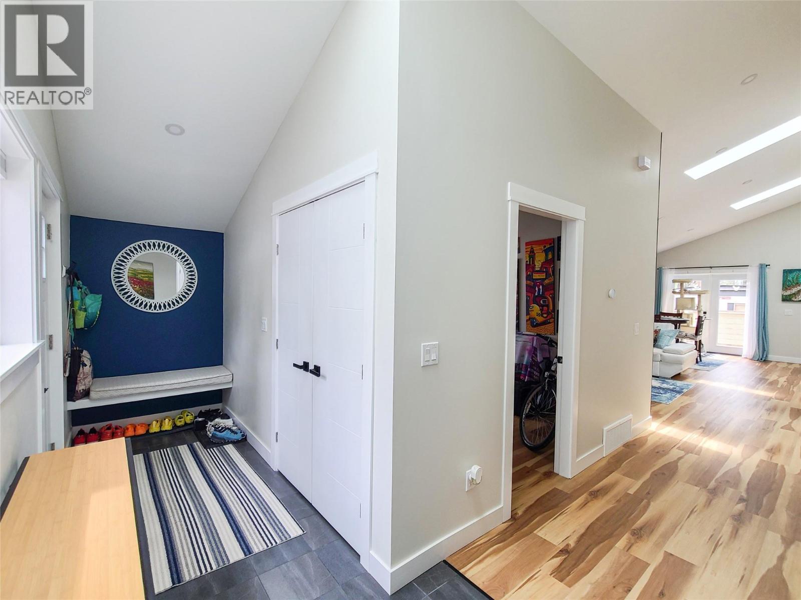 Picture for Unit #95, 1999 Highway 97S  Highway https://www.cirrealty.ca/reb/bc/1/10366431_8.jpg