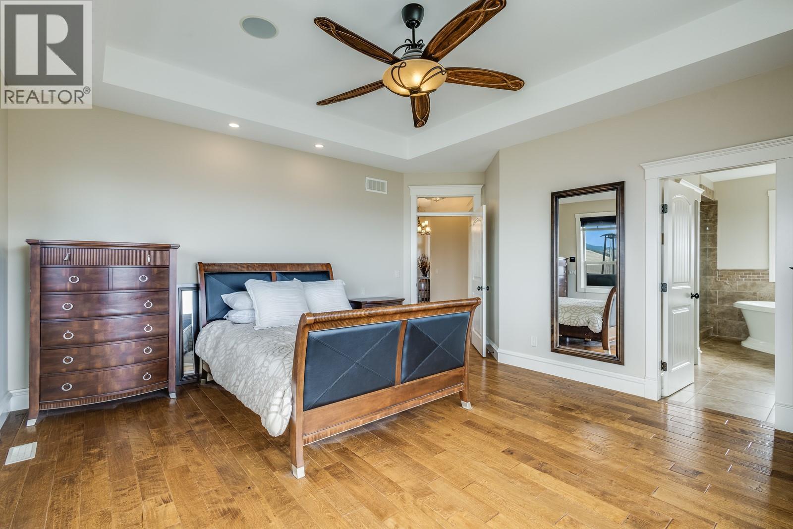 Picture for 1830 Birkdale  Avenue https://www.cirrealty.ca/reb/bc/1/10366521_18.jpg