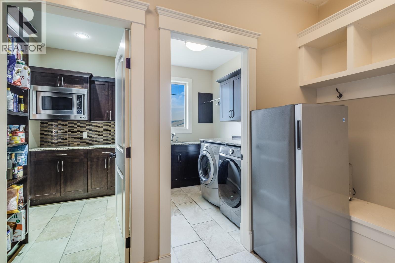Picture for 1830 Birkdale  Avenue https://www.cirrealty.ca/reb/bc/1/10366521_23.jpg