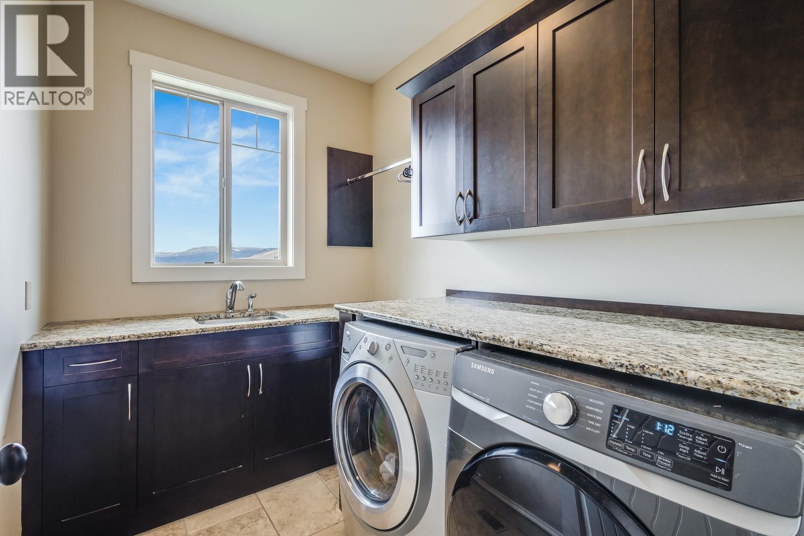 Picture for 1830 Birkdale  Avenue https://www.cirrealty.ca/reb/bc/1/10366521_24.jpg