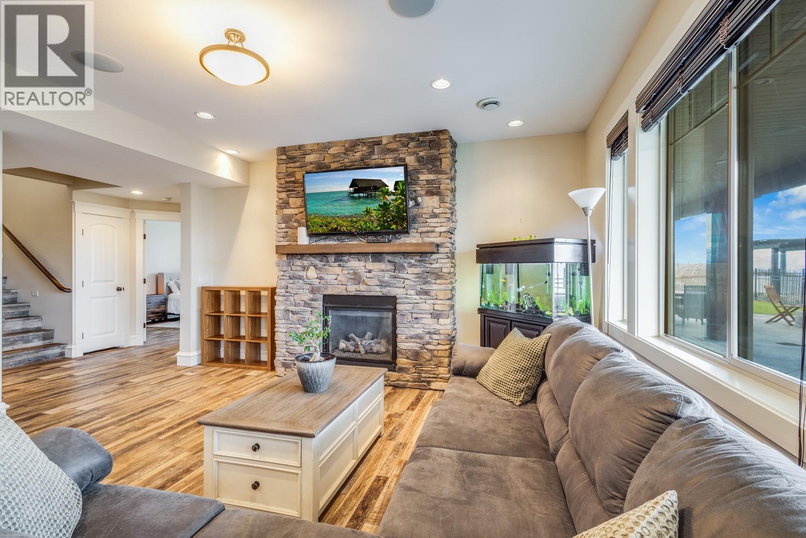 Picture for 1830 Birkdale  Avenue https://www.cirrealty.ca/reb/bc/1/10366521_26.jpg