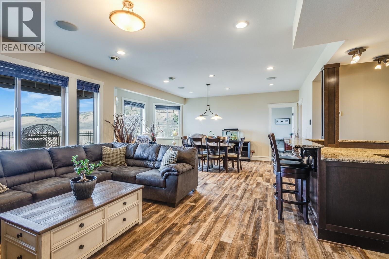 Picture for 1830 Birkdale  Avenue https://www.cirrealty.ca/reb/bc/1/10366521_27.jpg