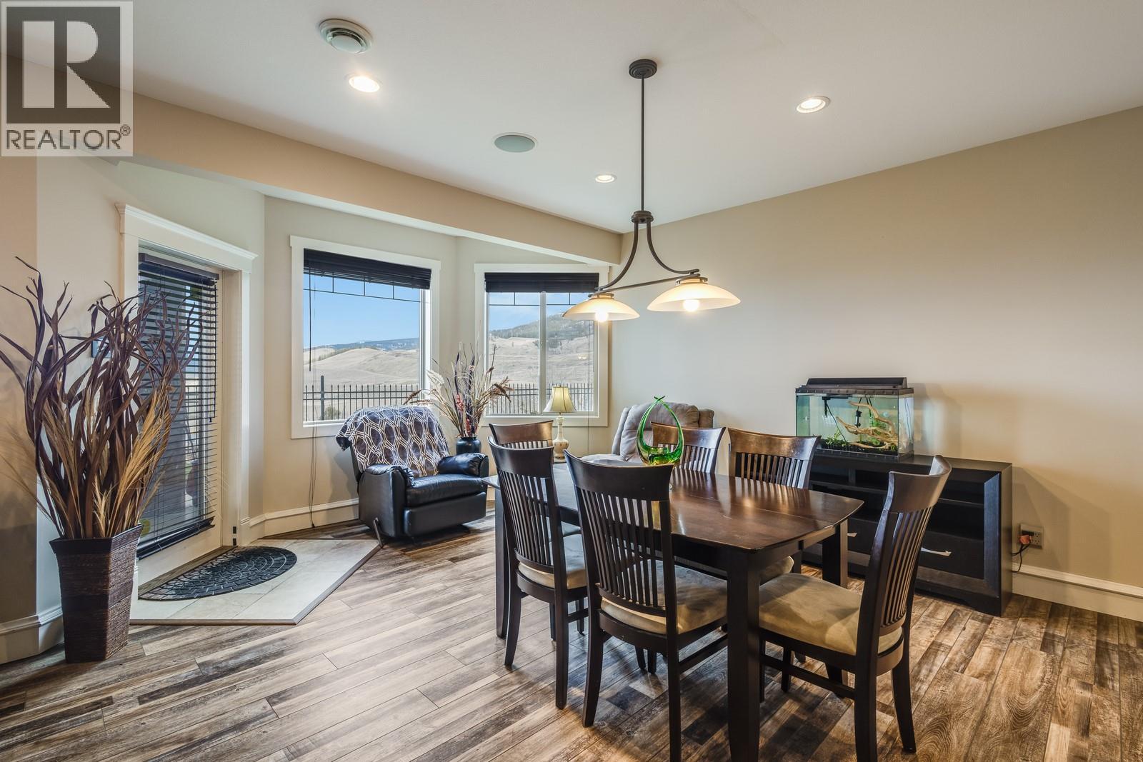 Picture for 1830 Birkdale  Avenue https://www.cirrealty.ca/reb/bc/1/10366521_30.jpg