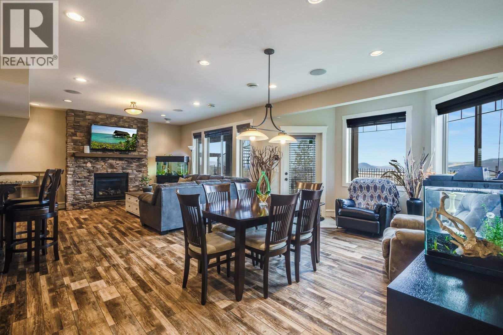 Picture for 1830 Birkdale  Avenue https://www.cirrealty.ca/reb/bc/1/10366521_31.jpg