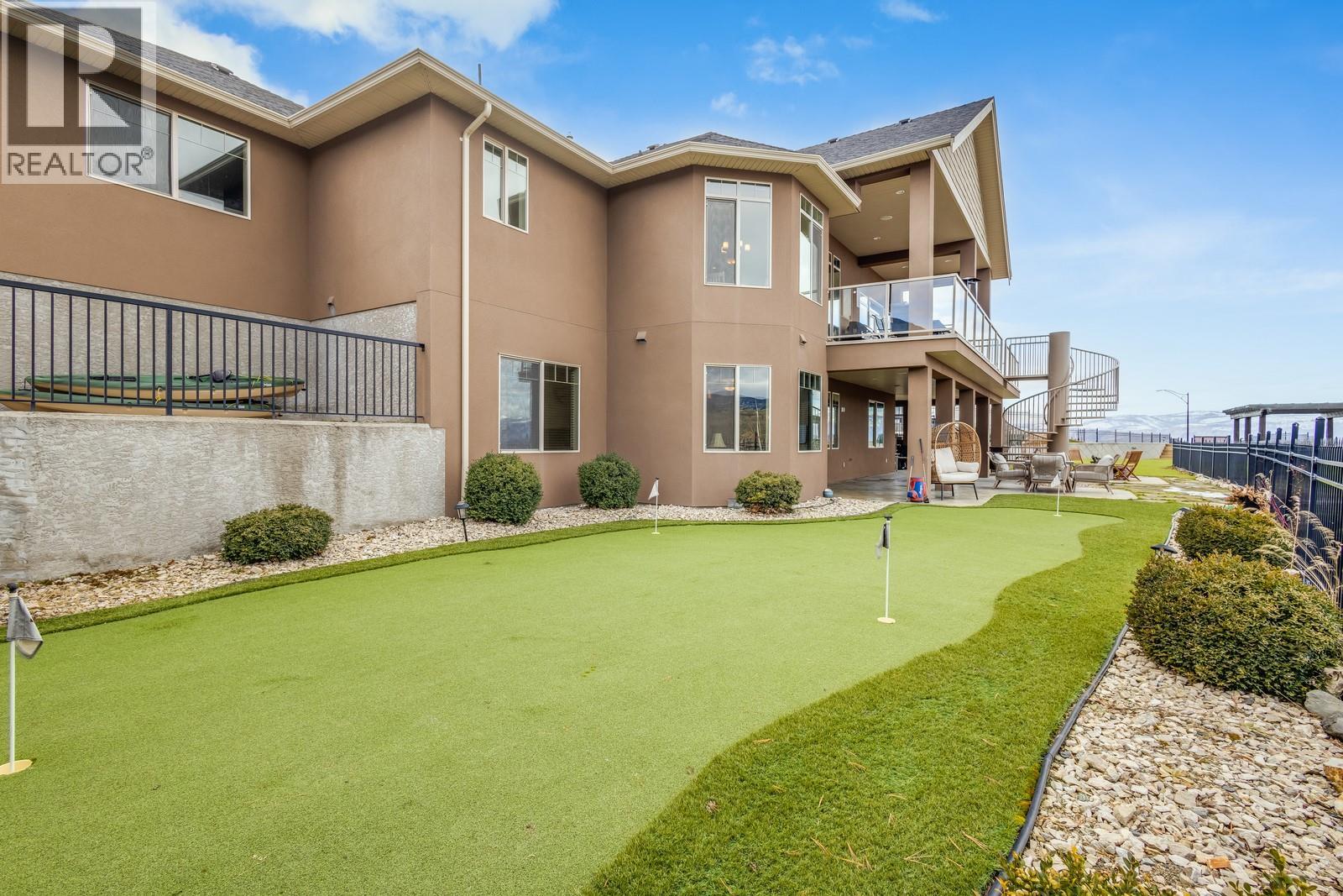 Picture for 1830 Birkdale  Avenue https://www.cirrealty.ca/reb/bc/1/10366521_39.jpg