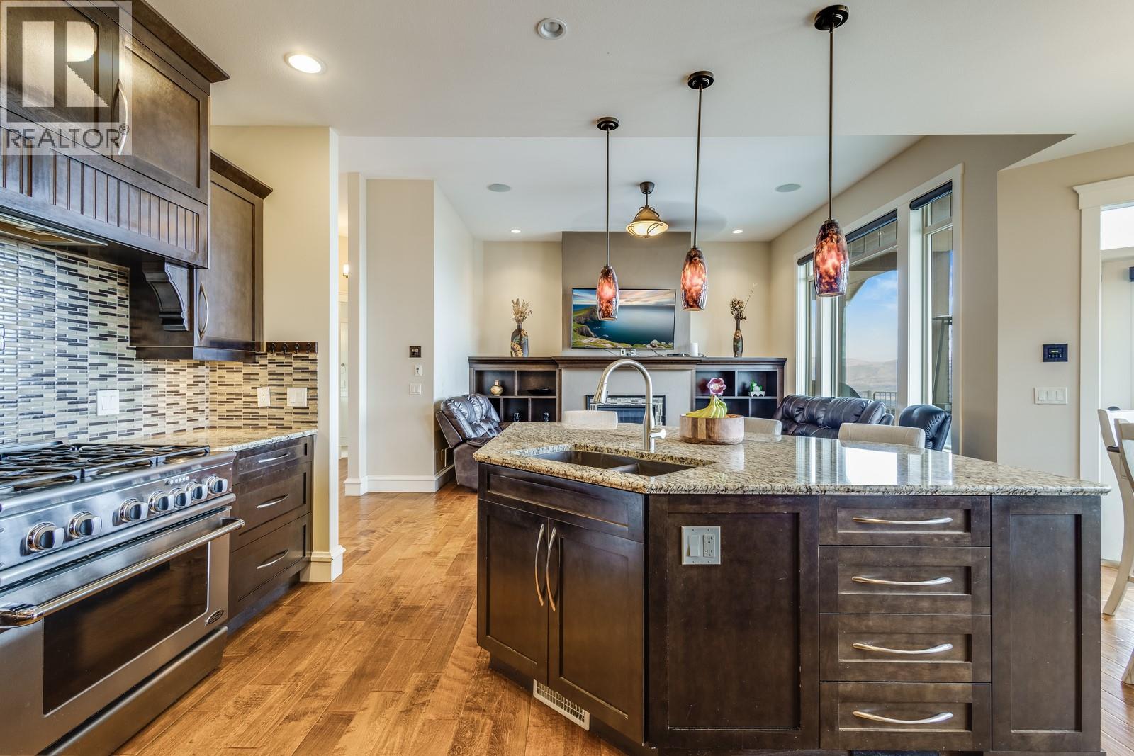 Picture for 1830 Birkdale  Avenue https://www.cirrealty.ca/reb/bc/1/10366521_9.jpg