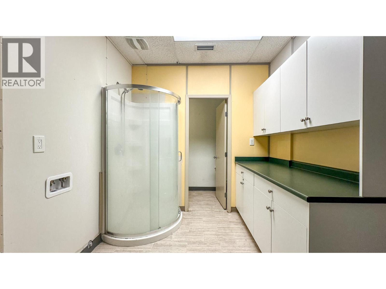 Picture for Unit #102B, 200 Dougall  RoadN https://www.cirrealty.ca/reb/bc/1/10366641_12.jpg