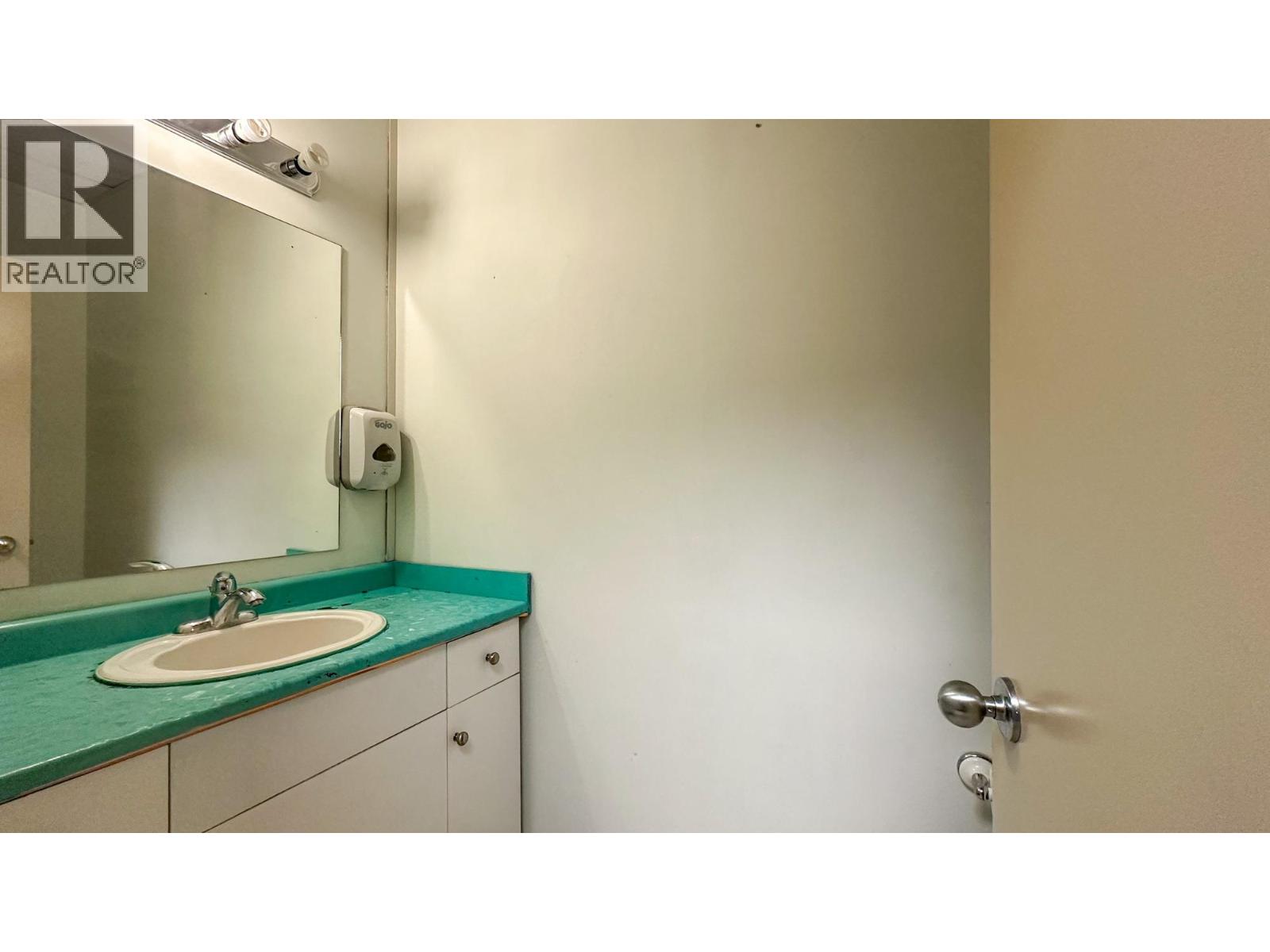 Picture for Unit #102B, 200 Dougall  RoadN https://www.cirrealty.ca/reb/bc/1/10366641_13.jpg