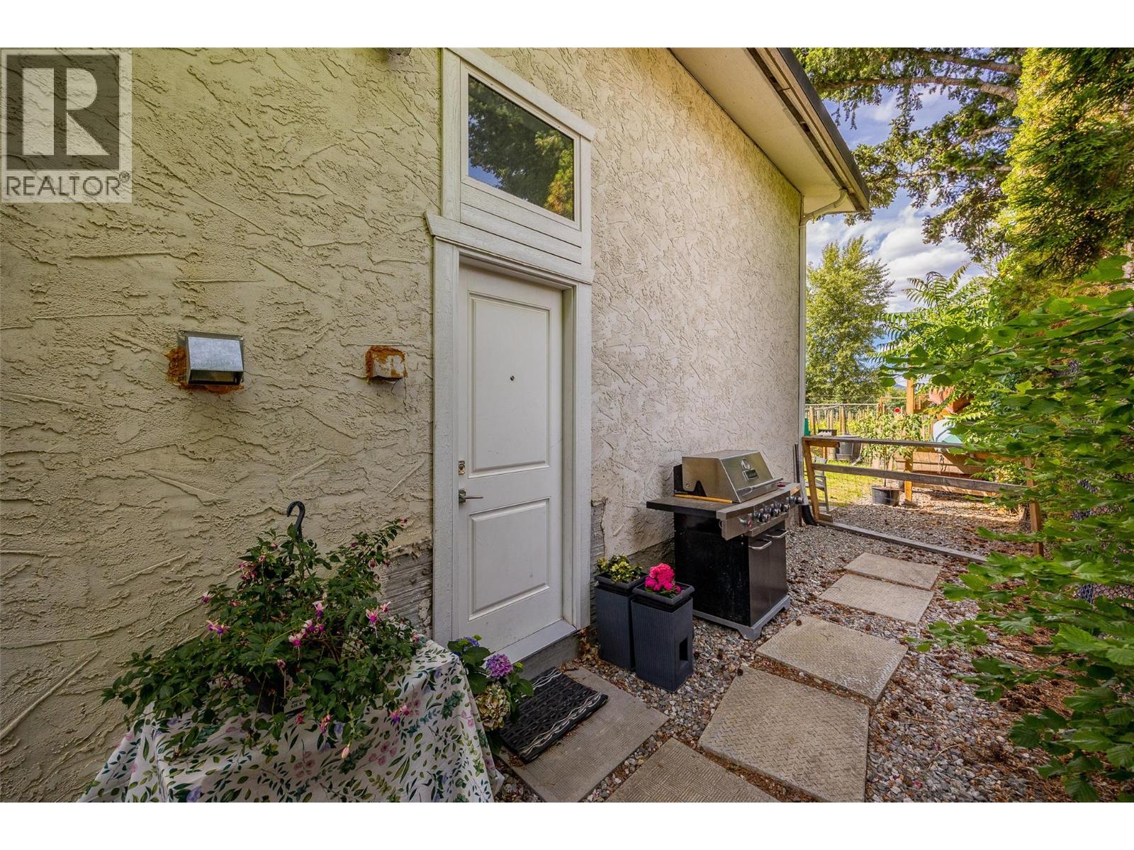 Picture for 750 McClure  Road https://www.cirrealty.ca/reb/bc/1/10366731_24.jpg