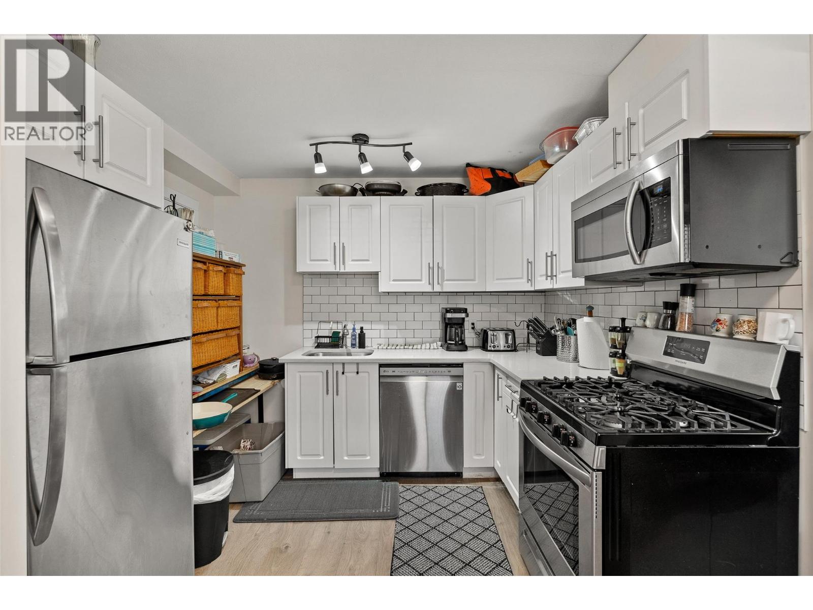 Picture for 750 McClure  Road https://www.cirrealty.ca/reb/bc/1/10366731_28.jpg