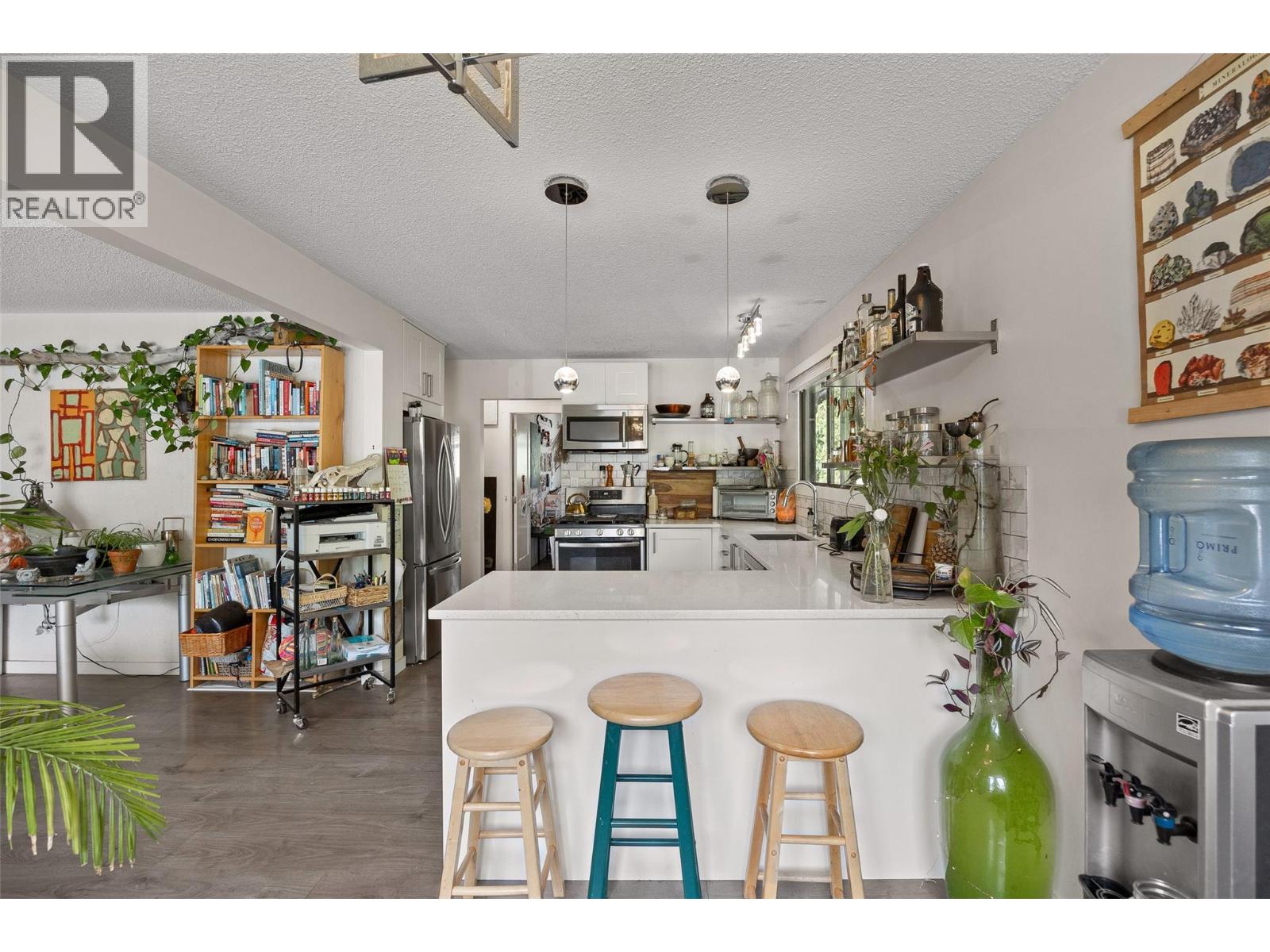 Picture for 750 McClure  Road https://www.cirrealty.ca/reb/bc/1/10366731_8.jpg