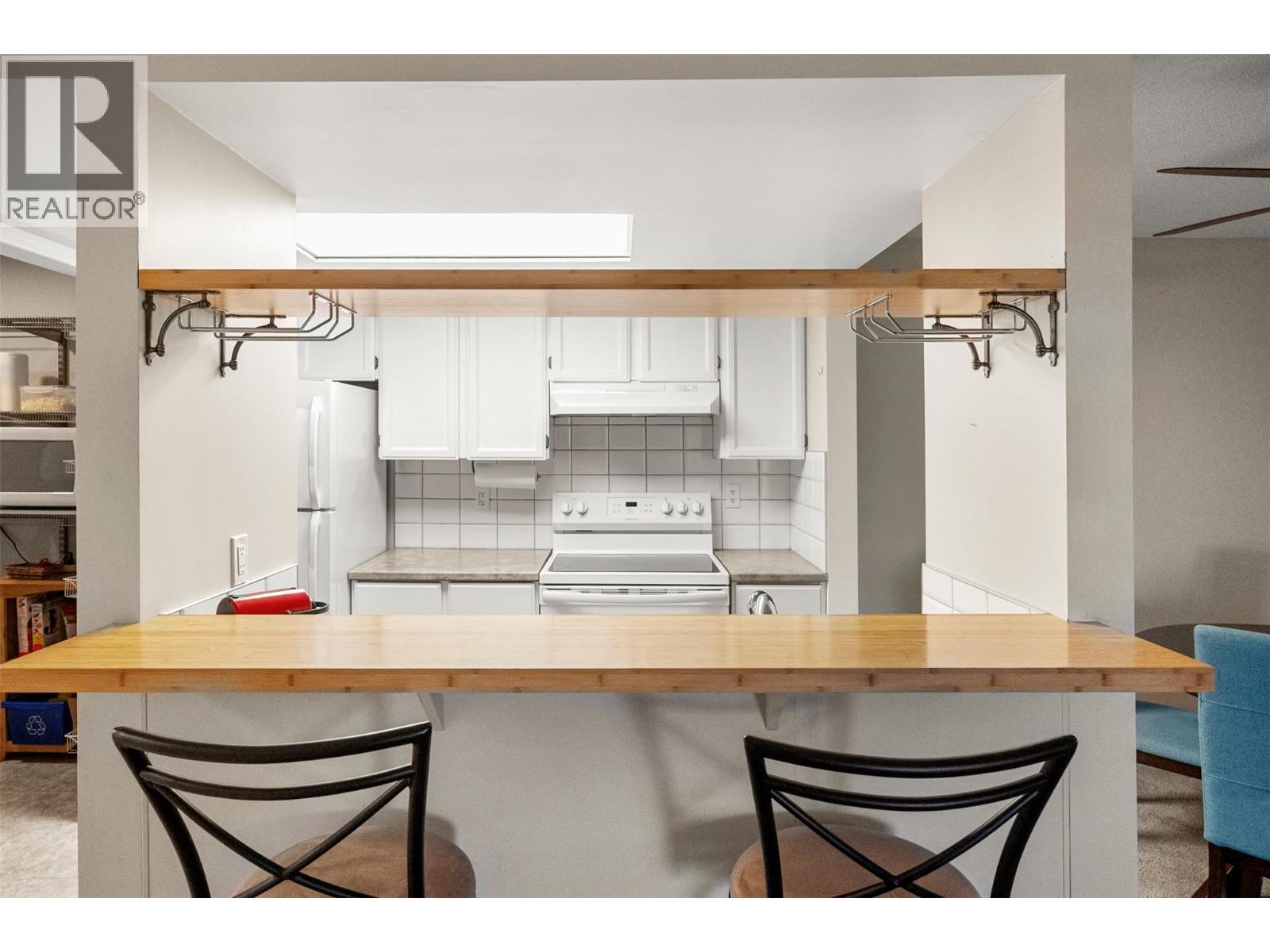 Picture for Unit #424, 3140 WILSON  Street https://www.cirrealty.ca/reb/bc/1/10366821_8.jpg