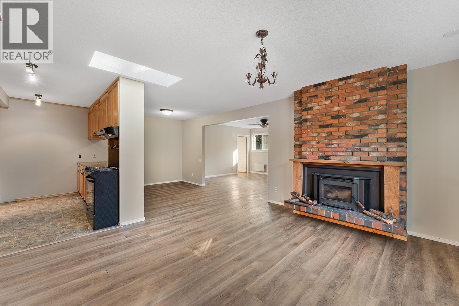 Picture for 3376/3378 Mcmillan  Road