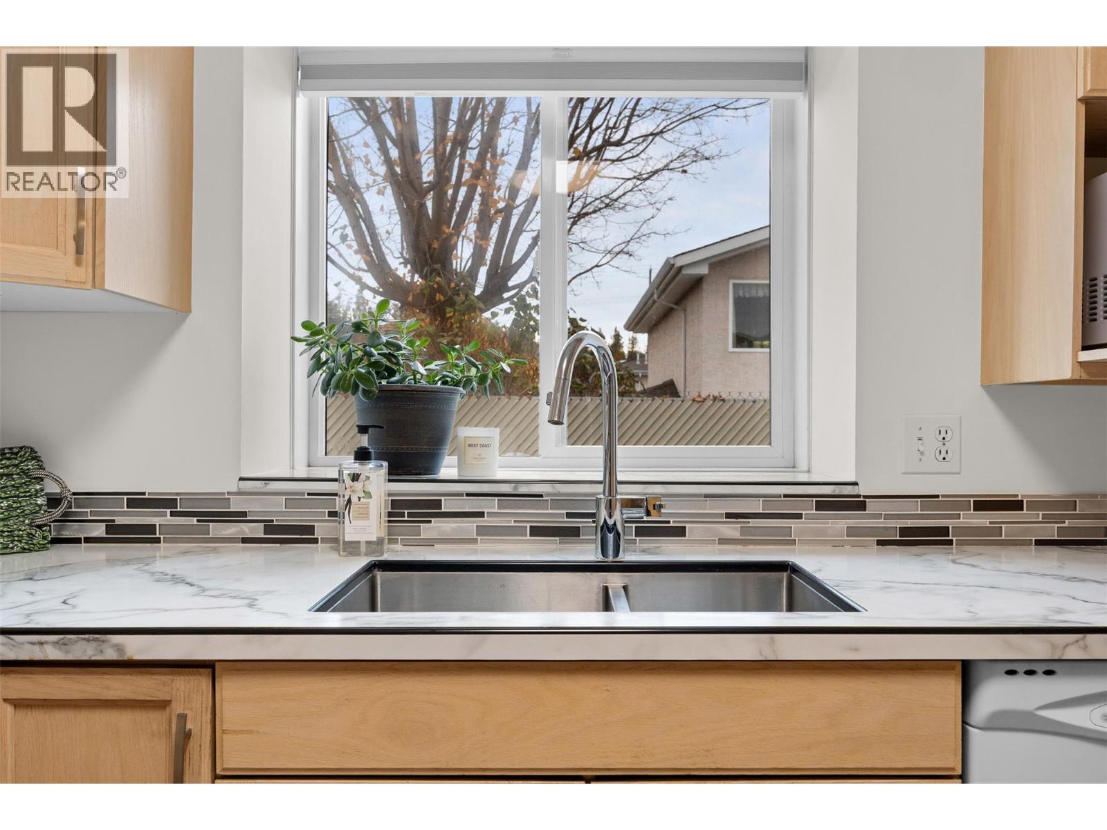 Picture for Unit #18, 1874 Parkview  Crescent