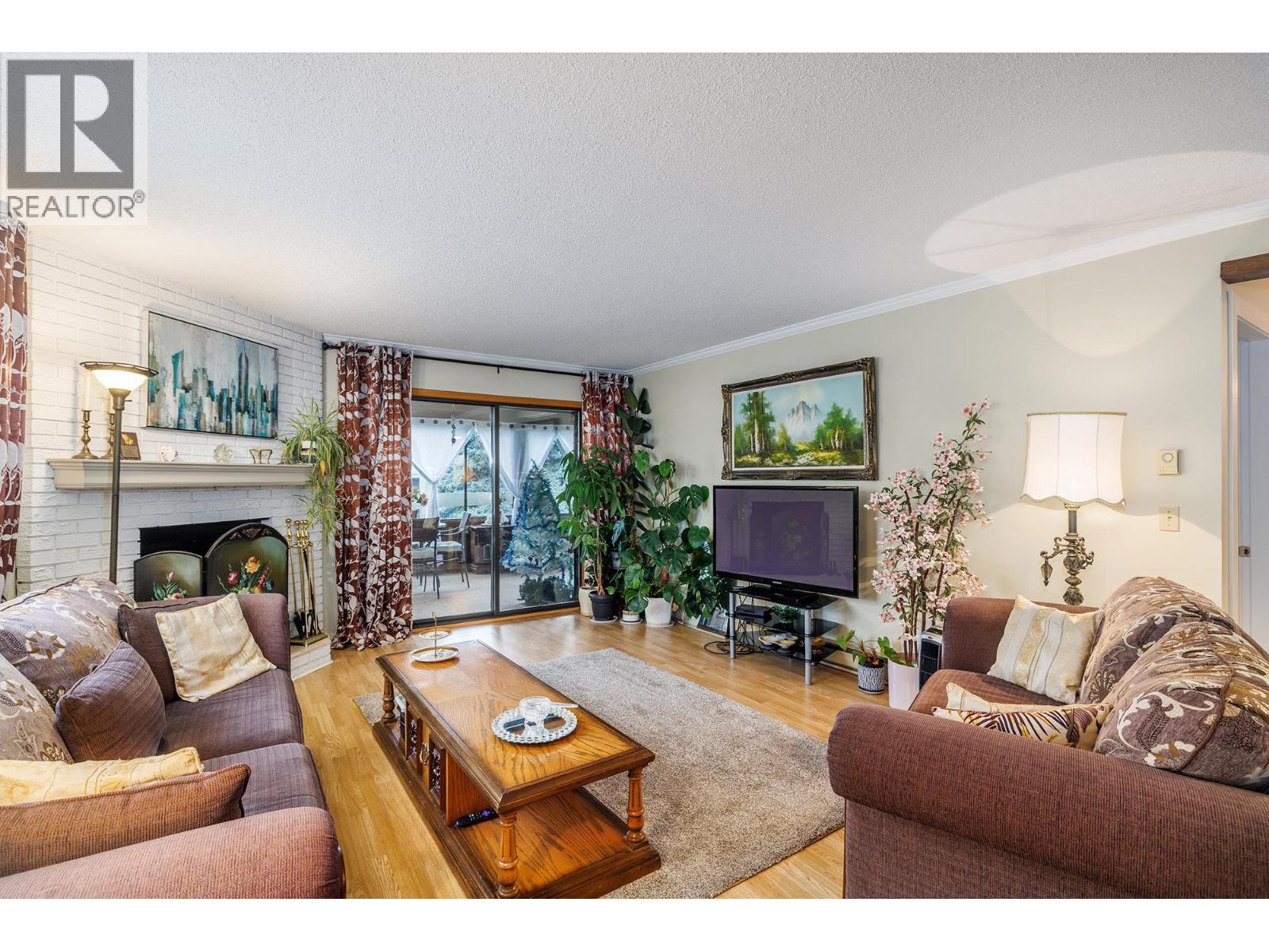 Picture for Unit #214, 1035 Bernard  Avenue