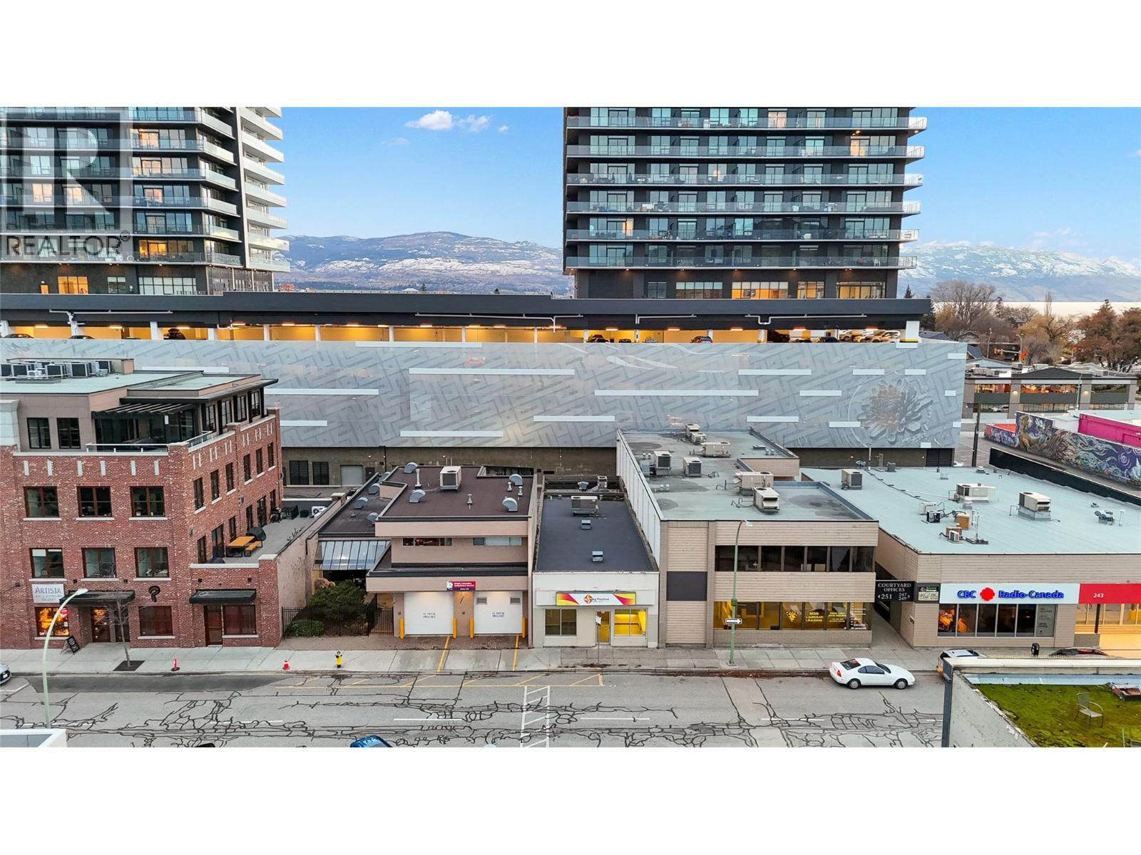 Picture for 255 Lawrence  Avenue