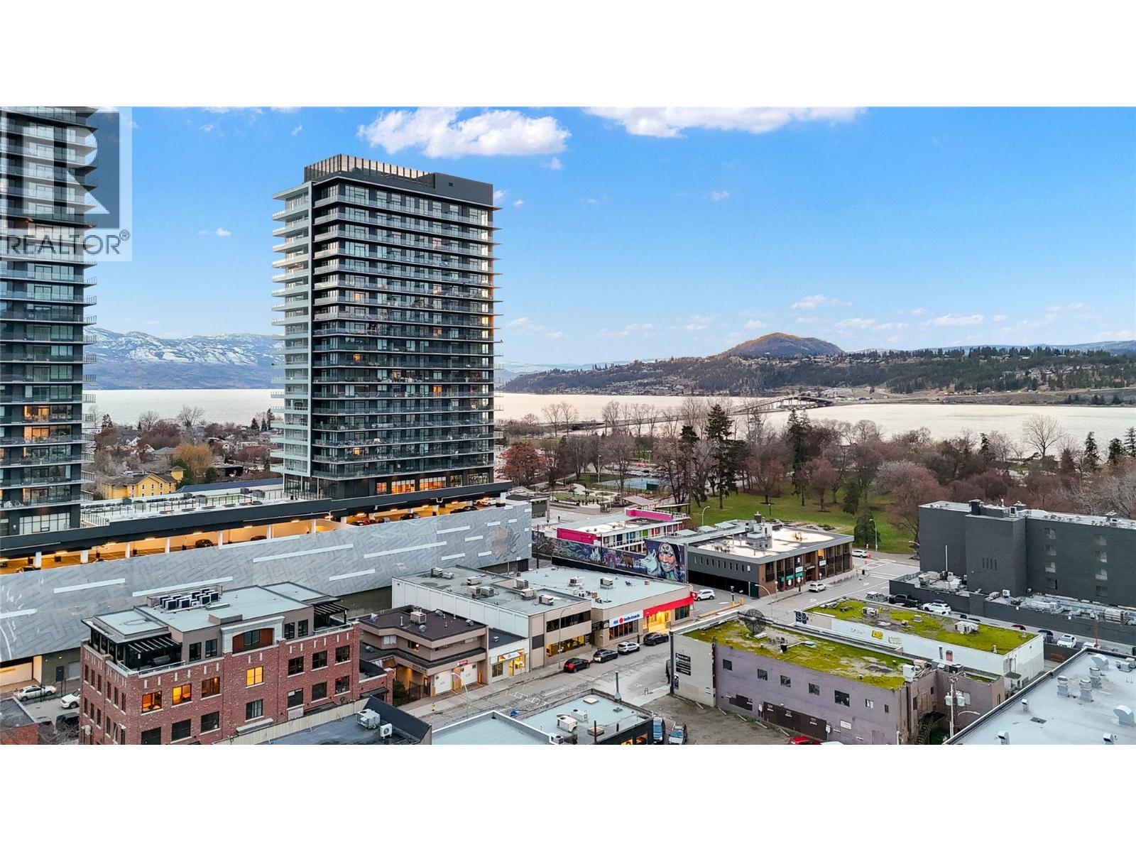 Picture for 255 Lawrence  Avenue