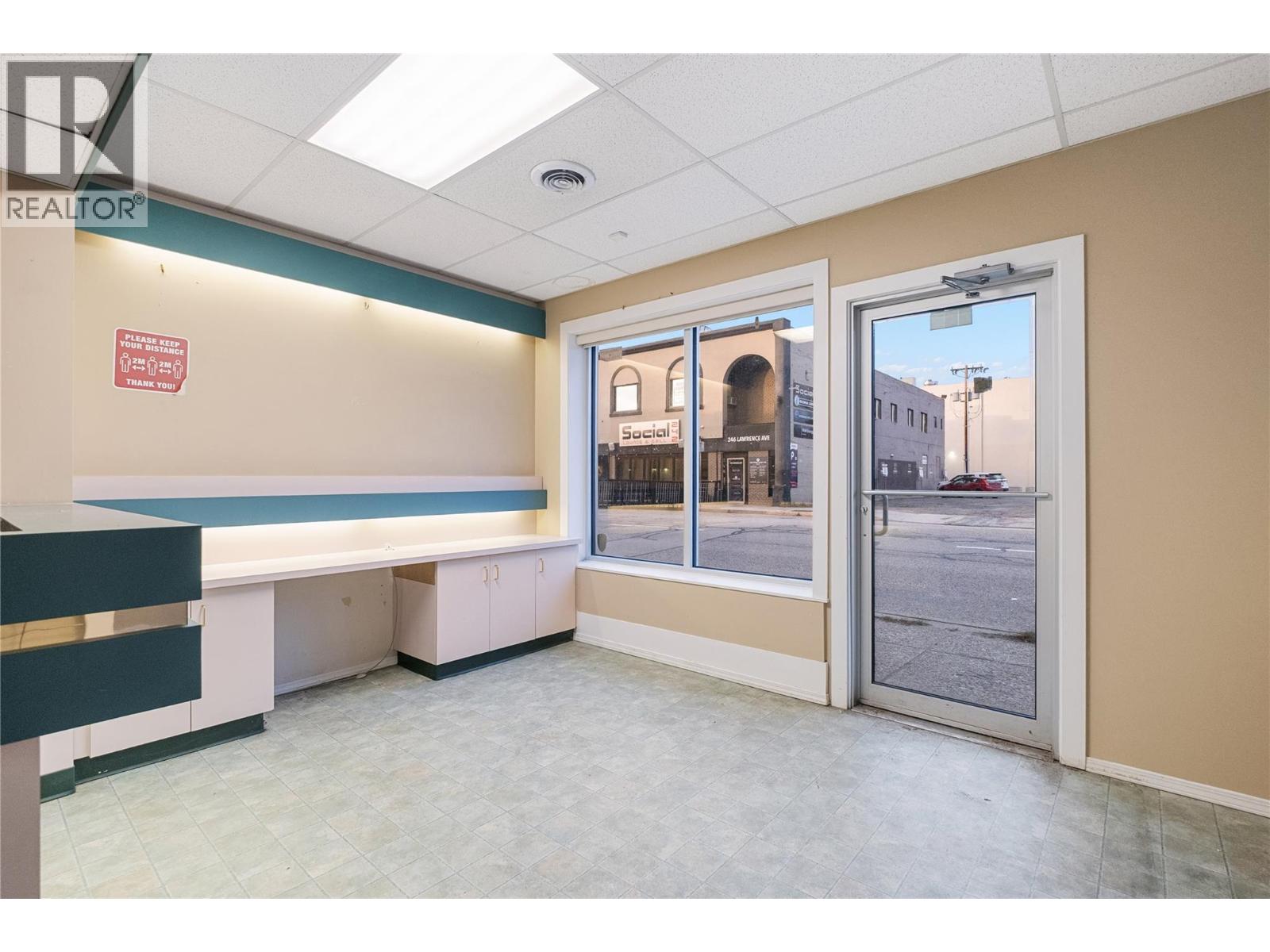 Picture for 255 Lawrence  Avenue