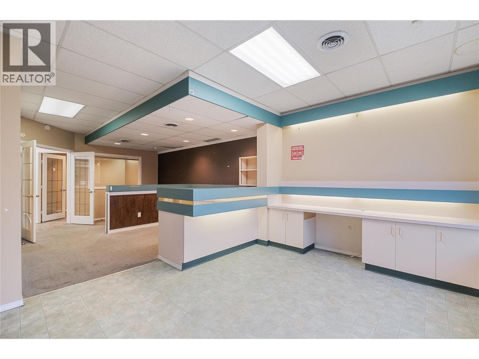 Picture for 255 Lawrence  Avenue