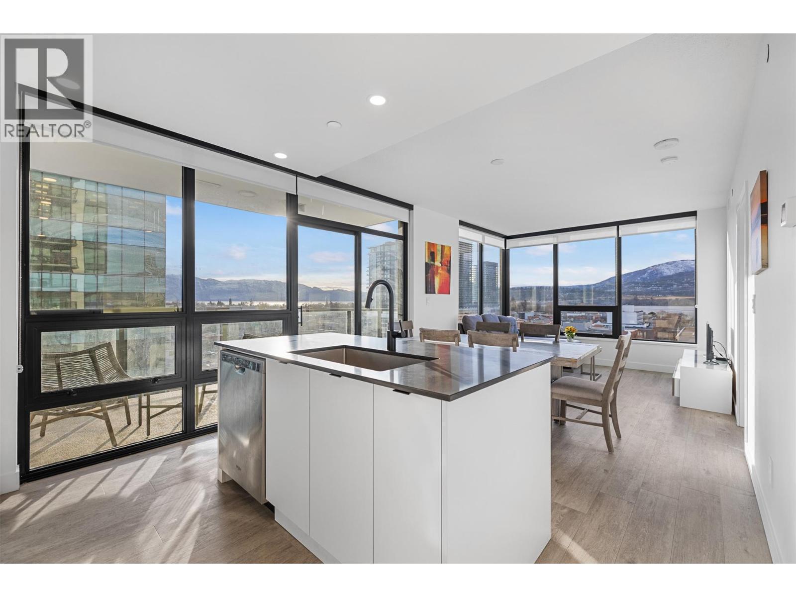 Picture for Unit #905, 1471 St Paul  Street