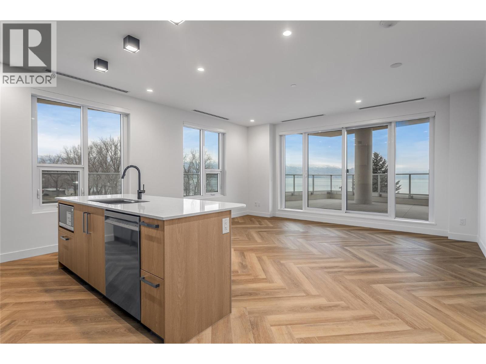 Picture for Unit #409, 3340 Lakeshore  Road