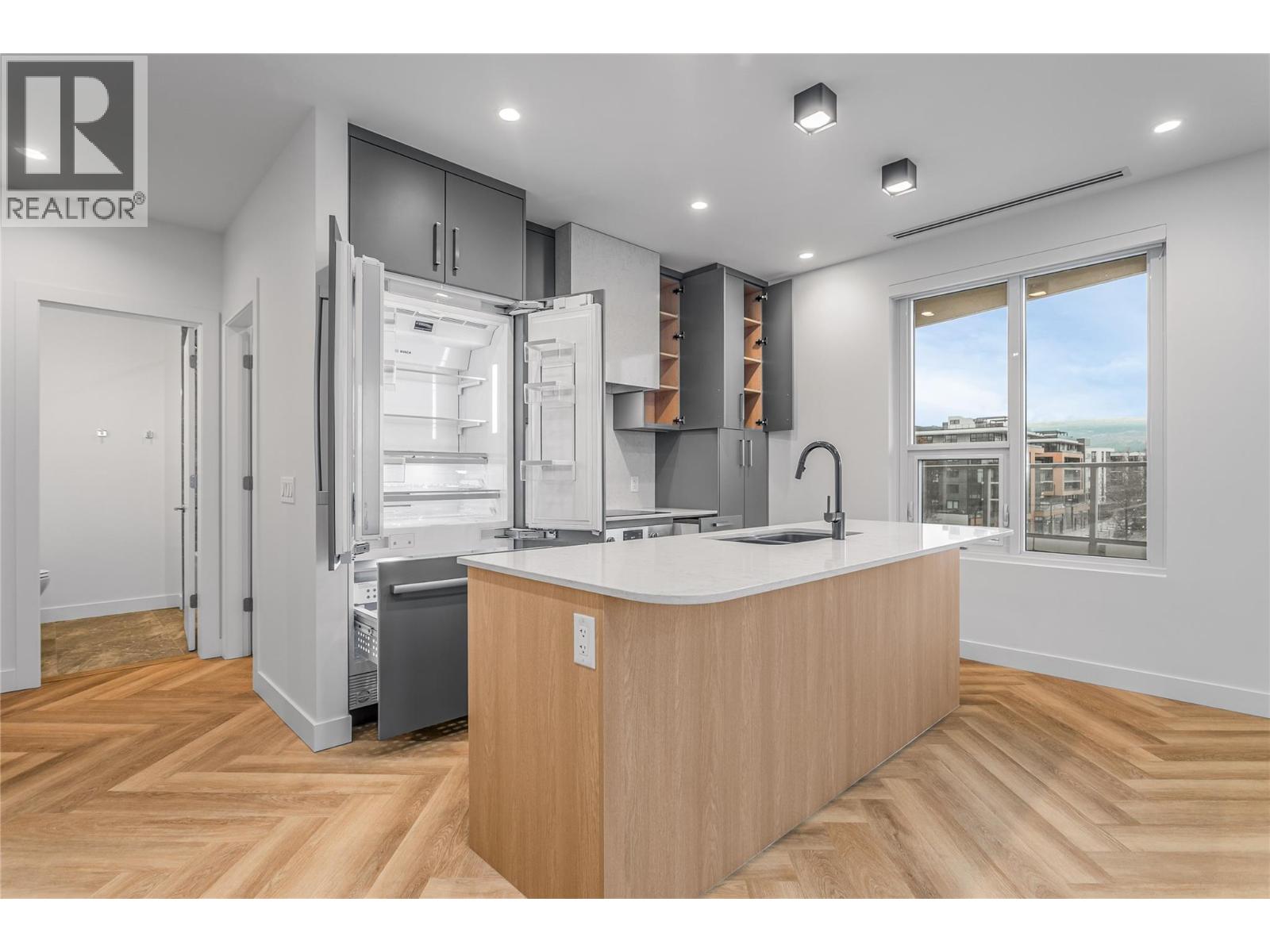 Picture for Unit #409, 3340 Lakeshore  Road