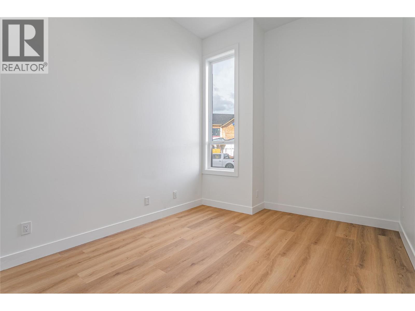 Picture for 1008 Bull  Crescent