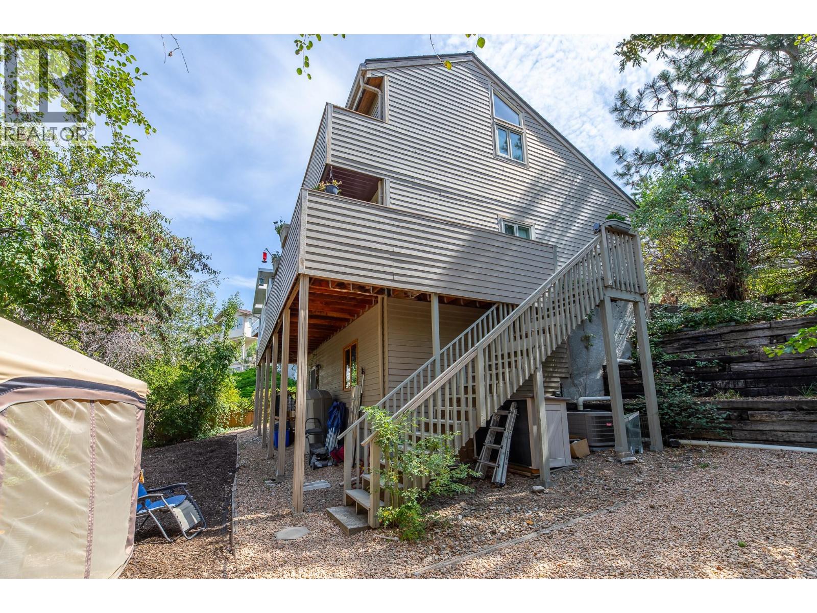 Picture for 186 DEWDNEY  Crescent