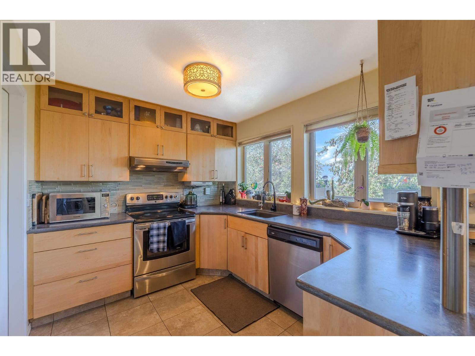 Picture for 186 DEWDNEY  Crescent