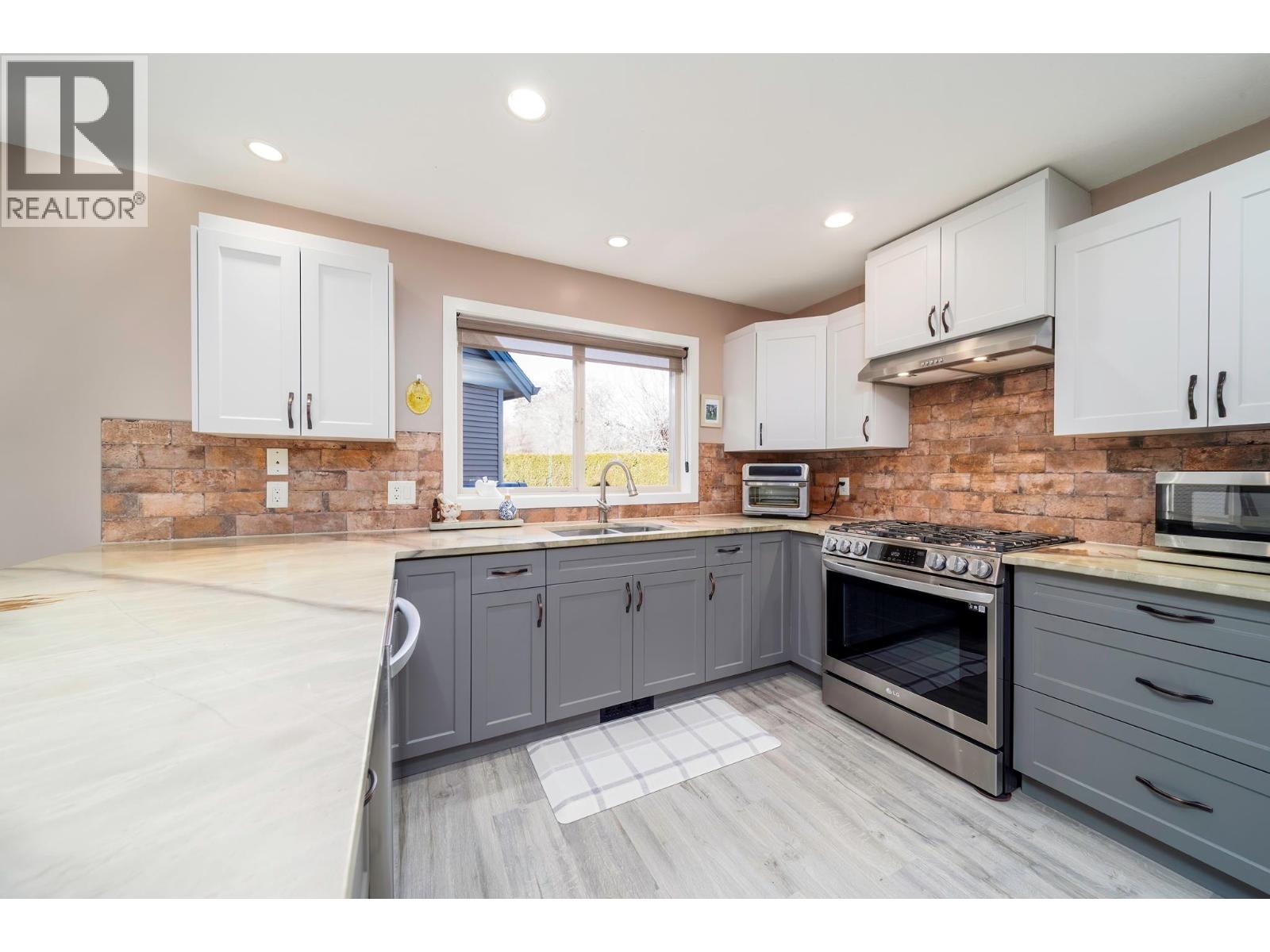 Picture for 860 Galbraith  Place