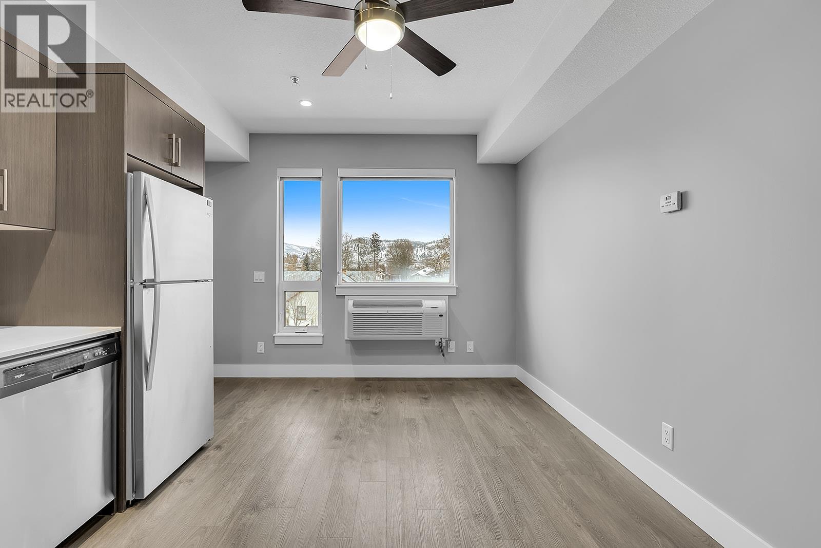 Picture for Unit #302, 925 Leon  Avenue