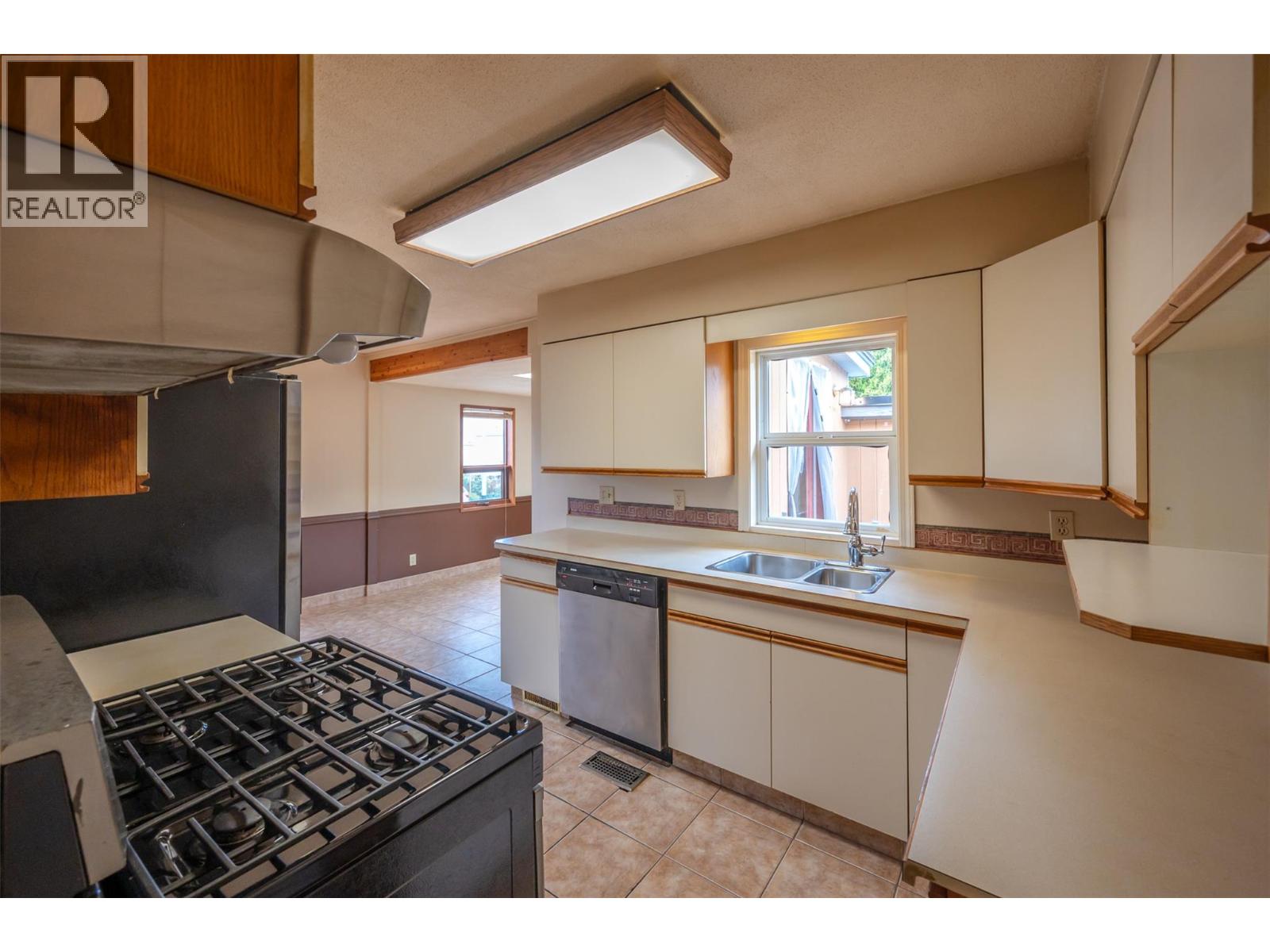 Picture for 401 Wade  AvenueE