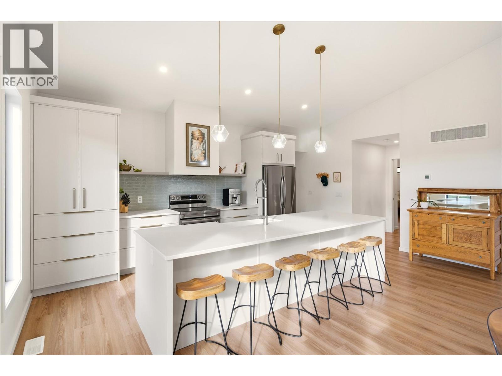 Picture for 7111 Dunwaters  Road