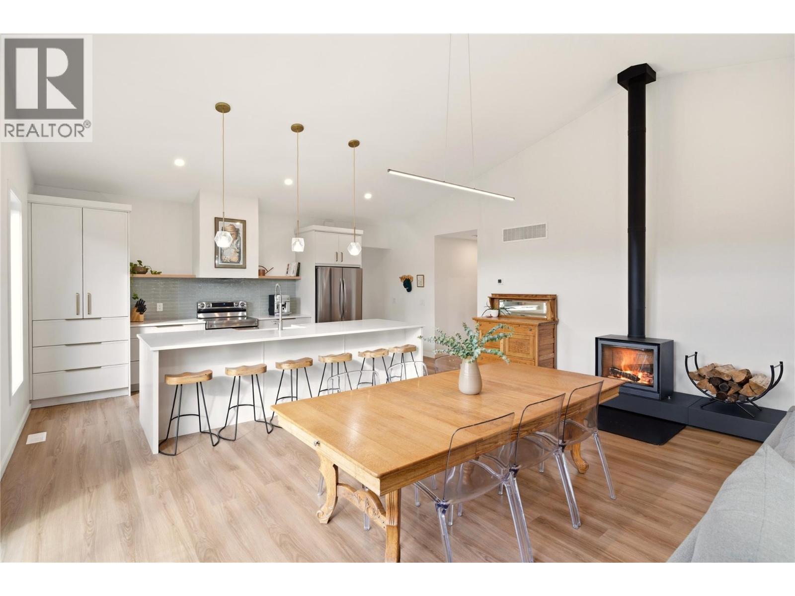 Picture for 7111 Dunwaters  Road