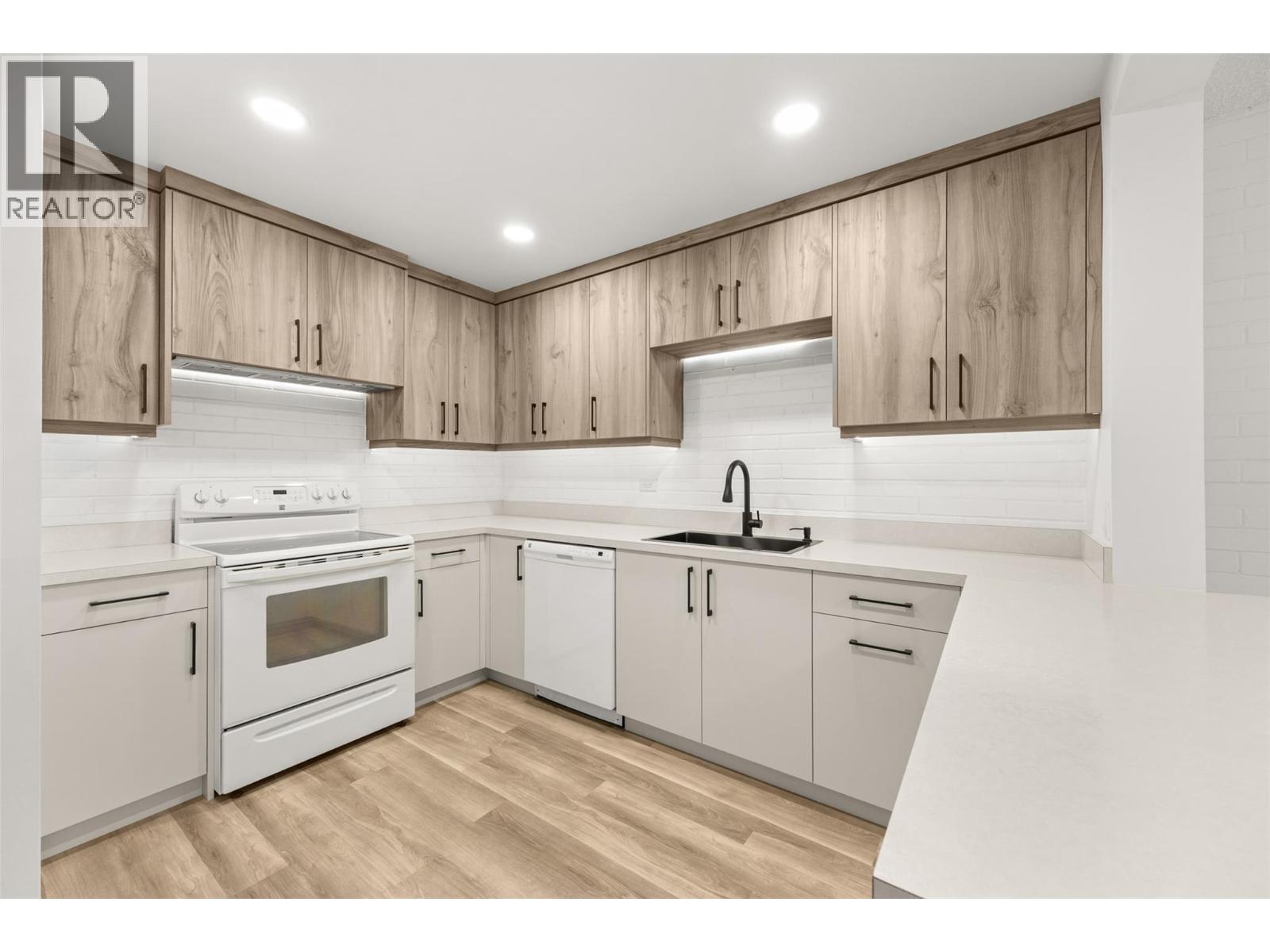 Picture for Unit #104, 1915 Pacific  Court