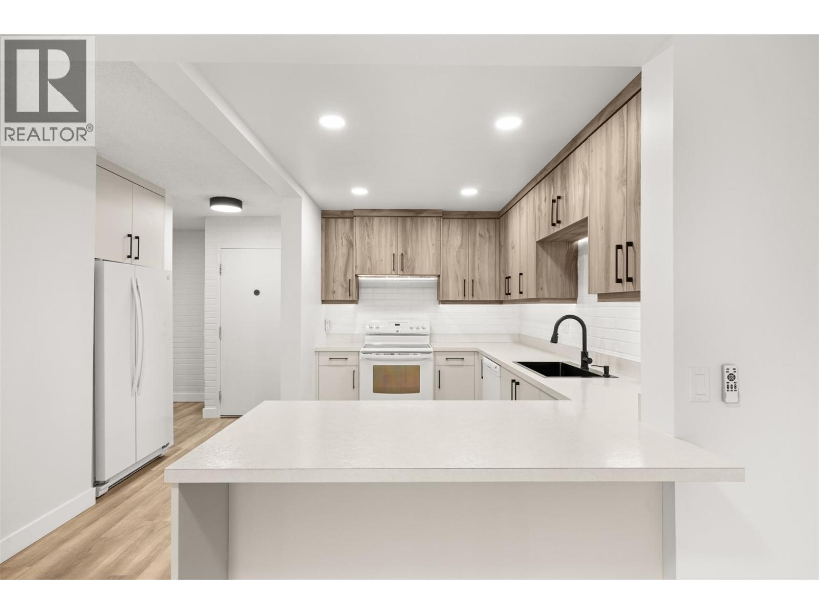 Picture for Unit #104, 1915 Pacific  Court