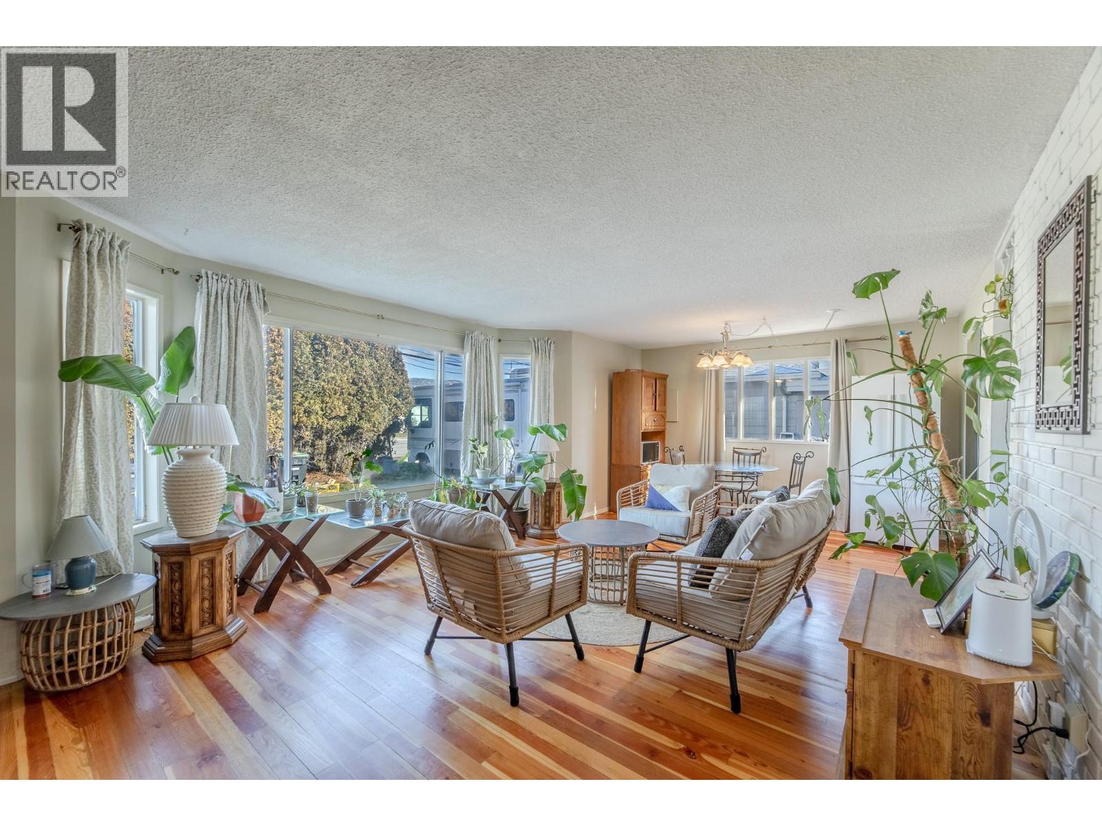 Picture for 376 Green  AvenueW