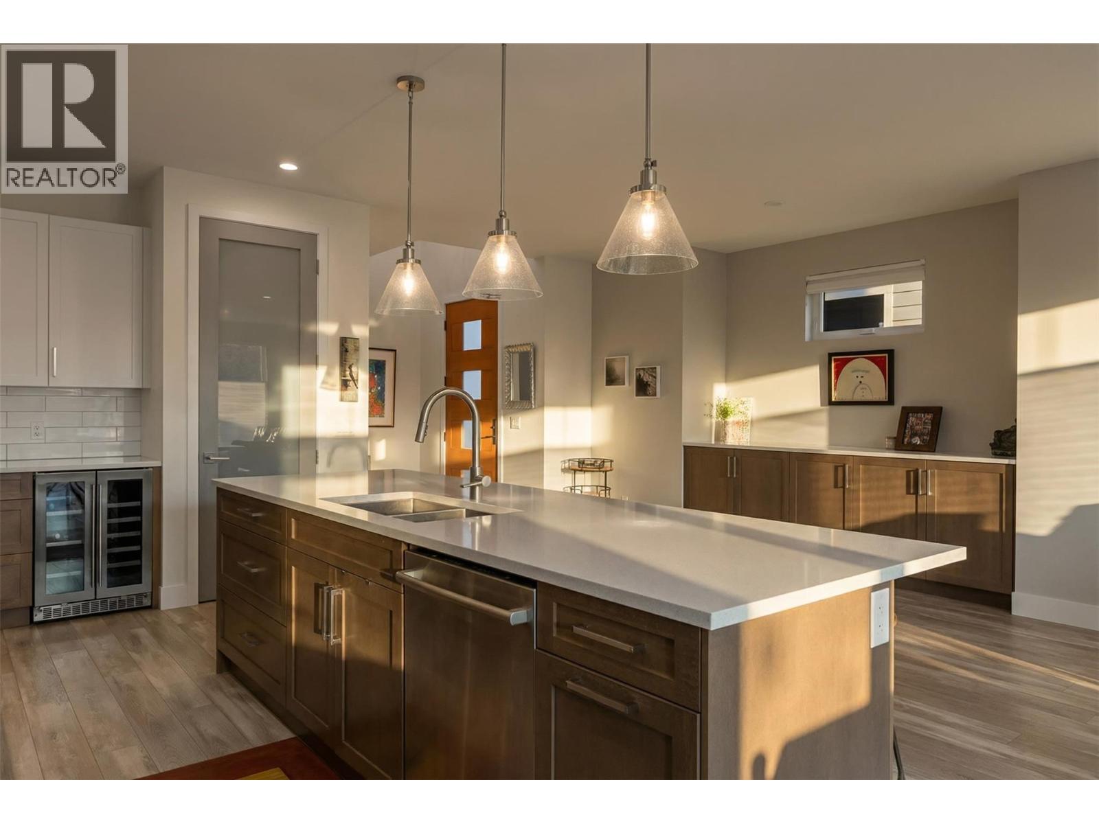Picture for 827 Saucier  Avenue