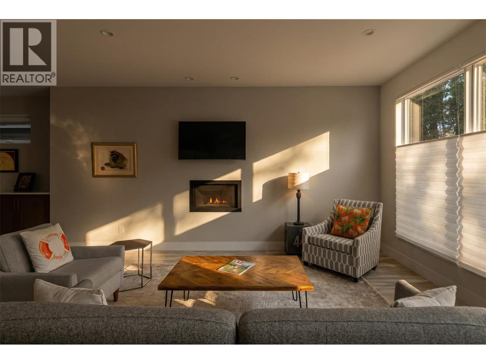 Picture for 827 Saucier  Avenue