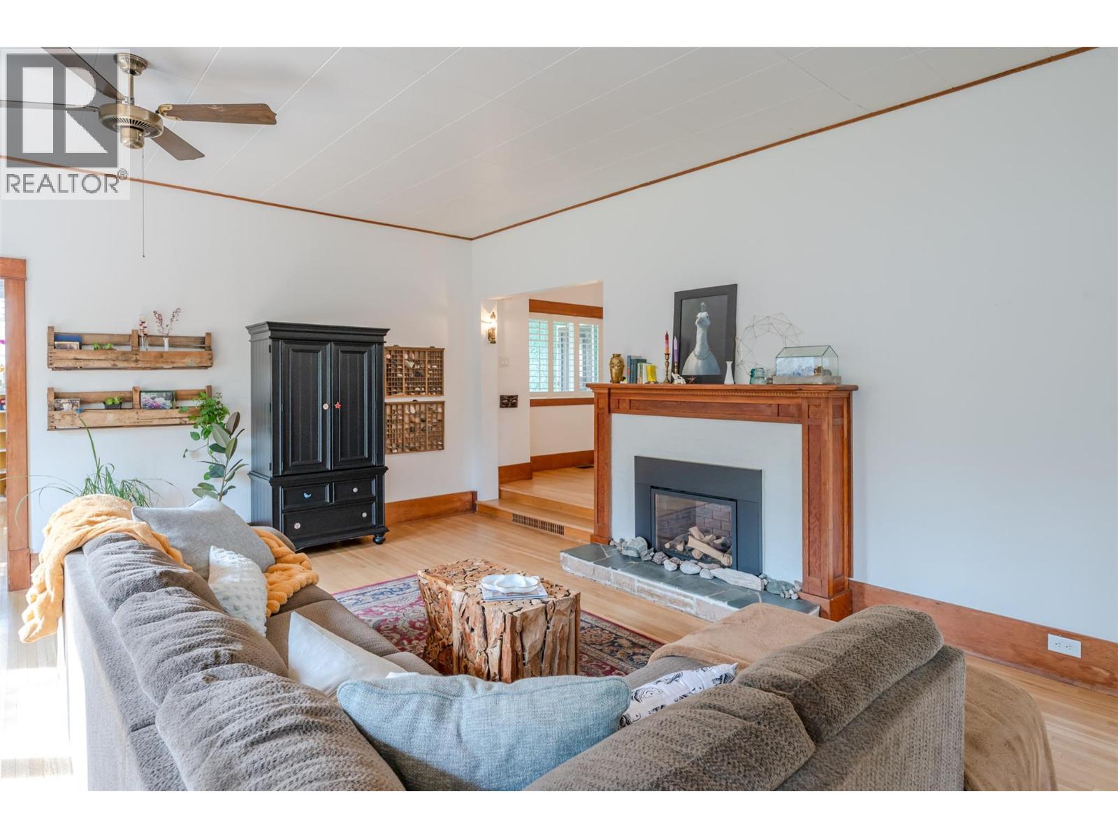 Picture for 100 HUTH  Avenue