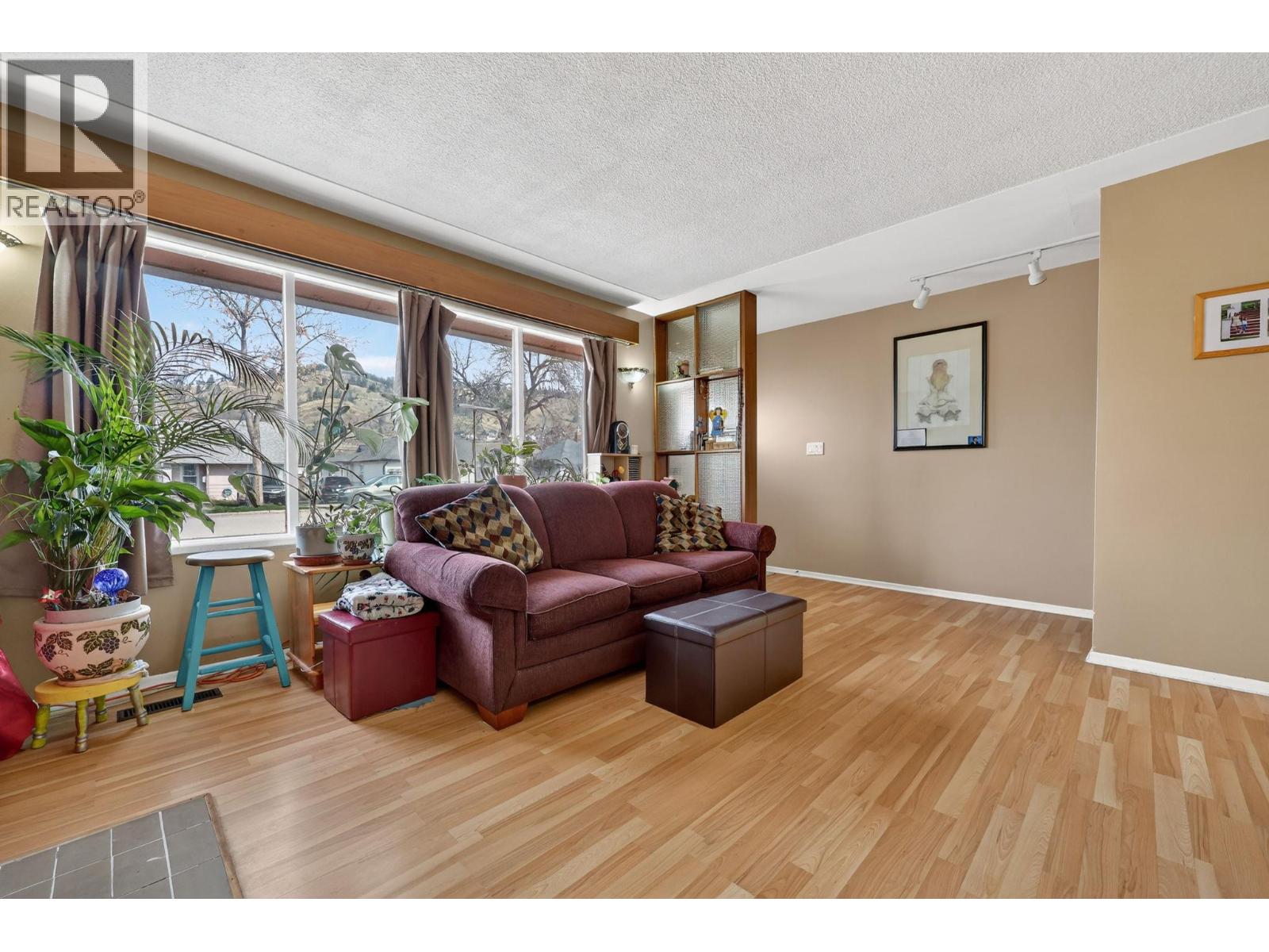 Picture for 651 Bay  Avenue